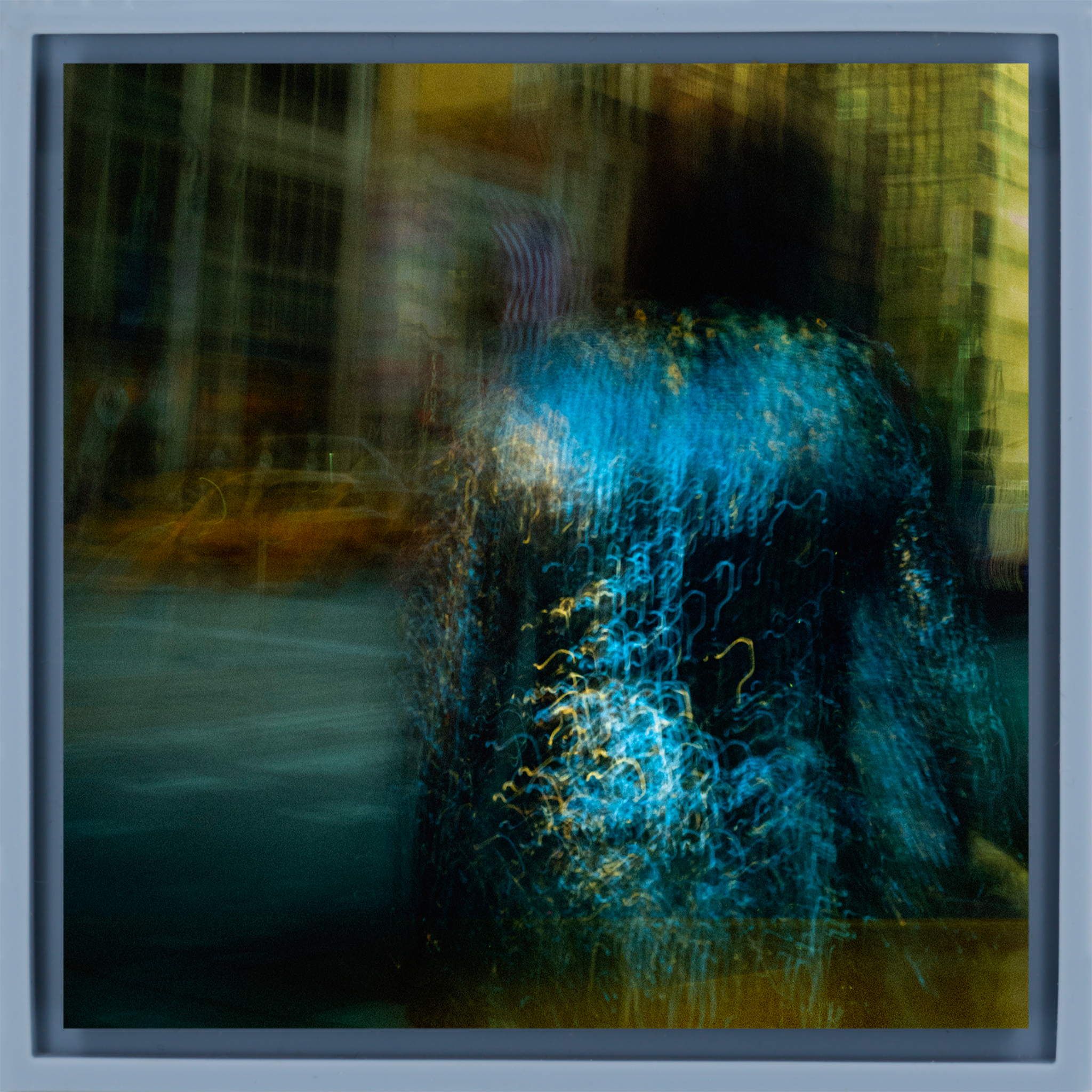 Robe argentée - Écharpe bleu clair