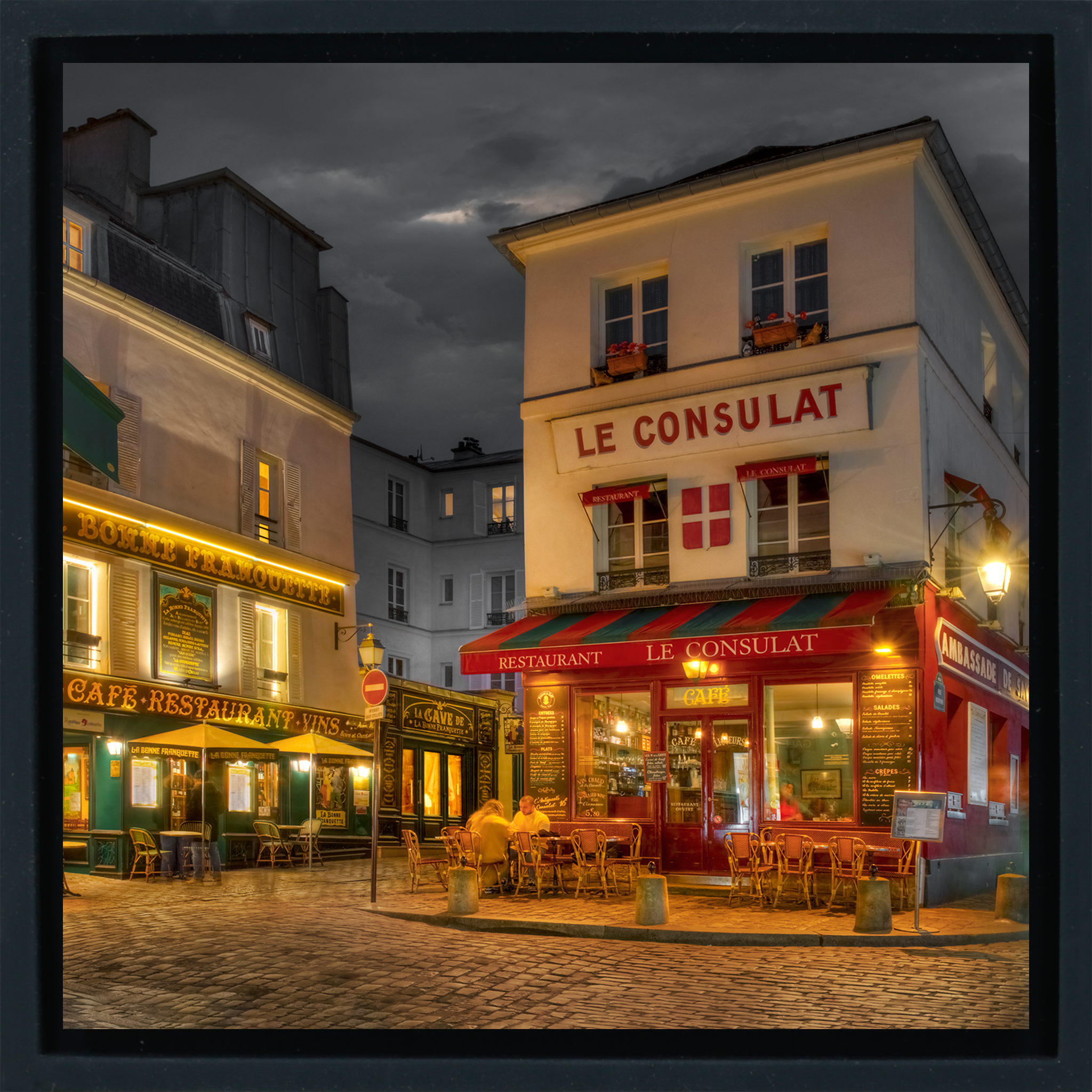 Montmartre- Black Wrapp