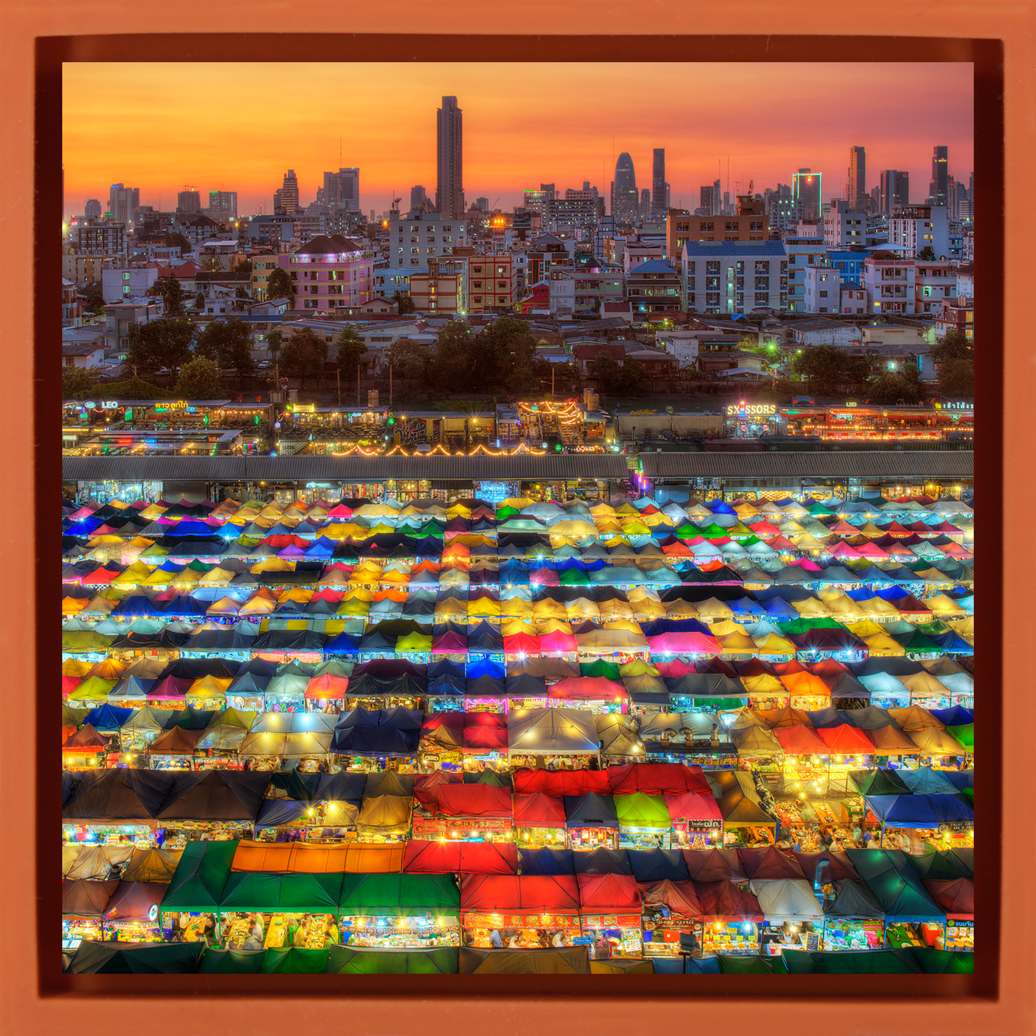 Rod Fai Market- Orange Wrapp