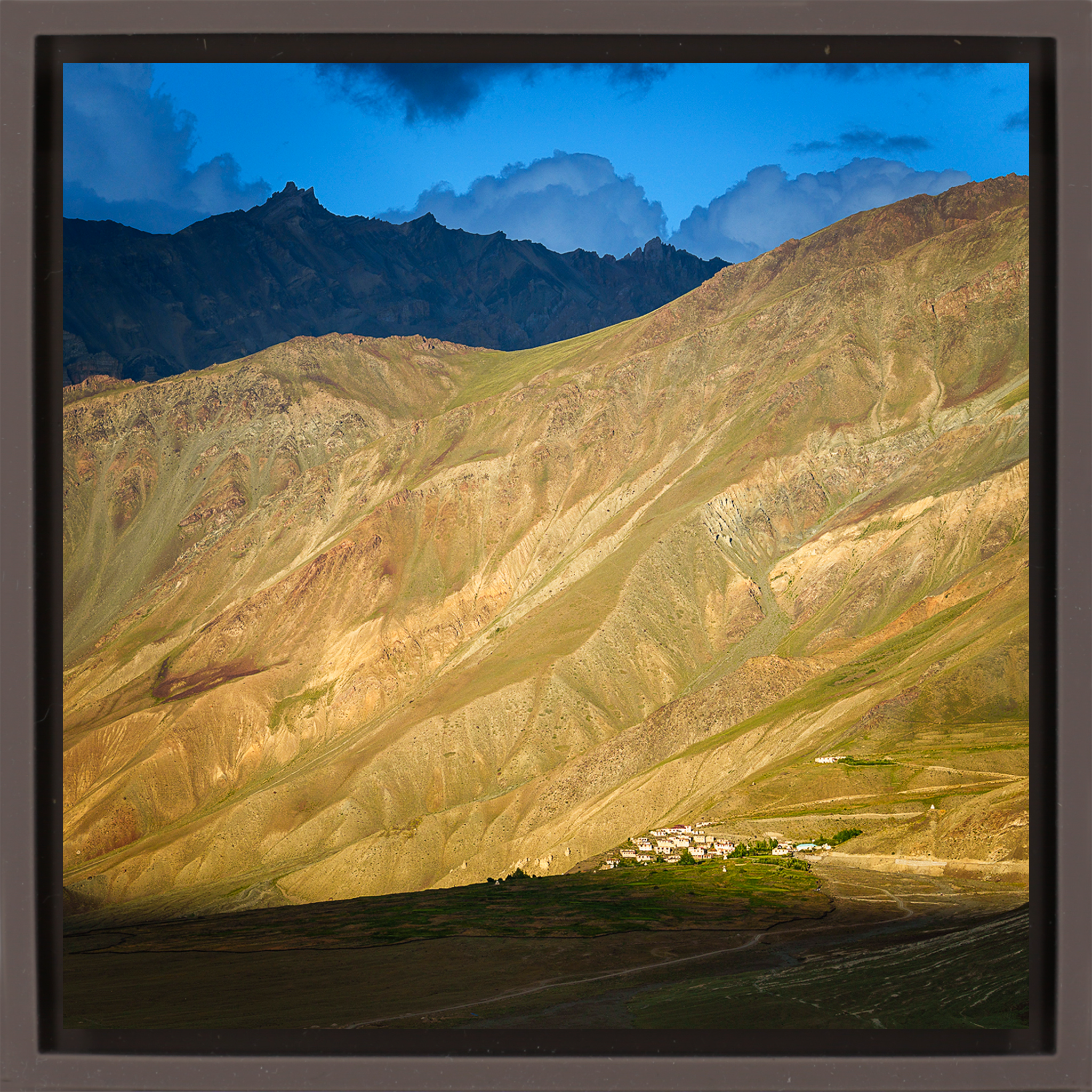 Himalayan Sanctuary- Brown Wrapp