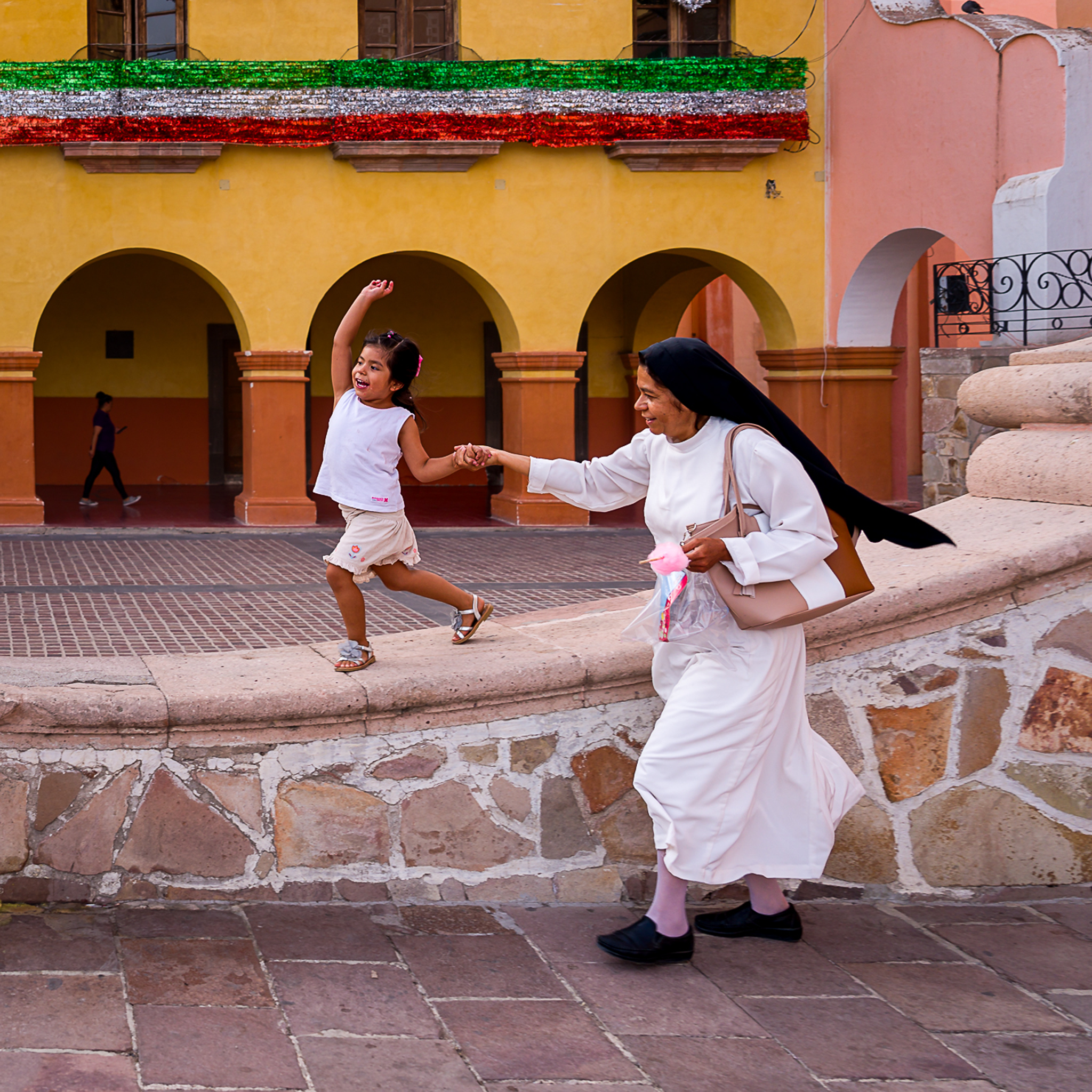 Hand In Hand - Collection: Mexico