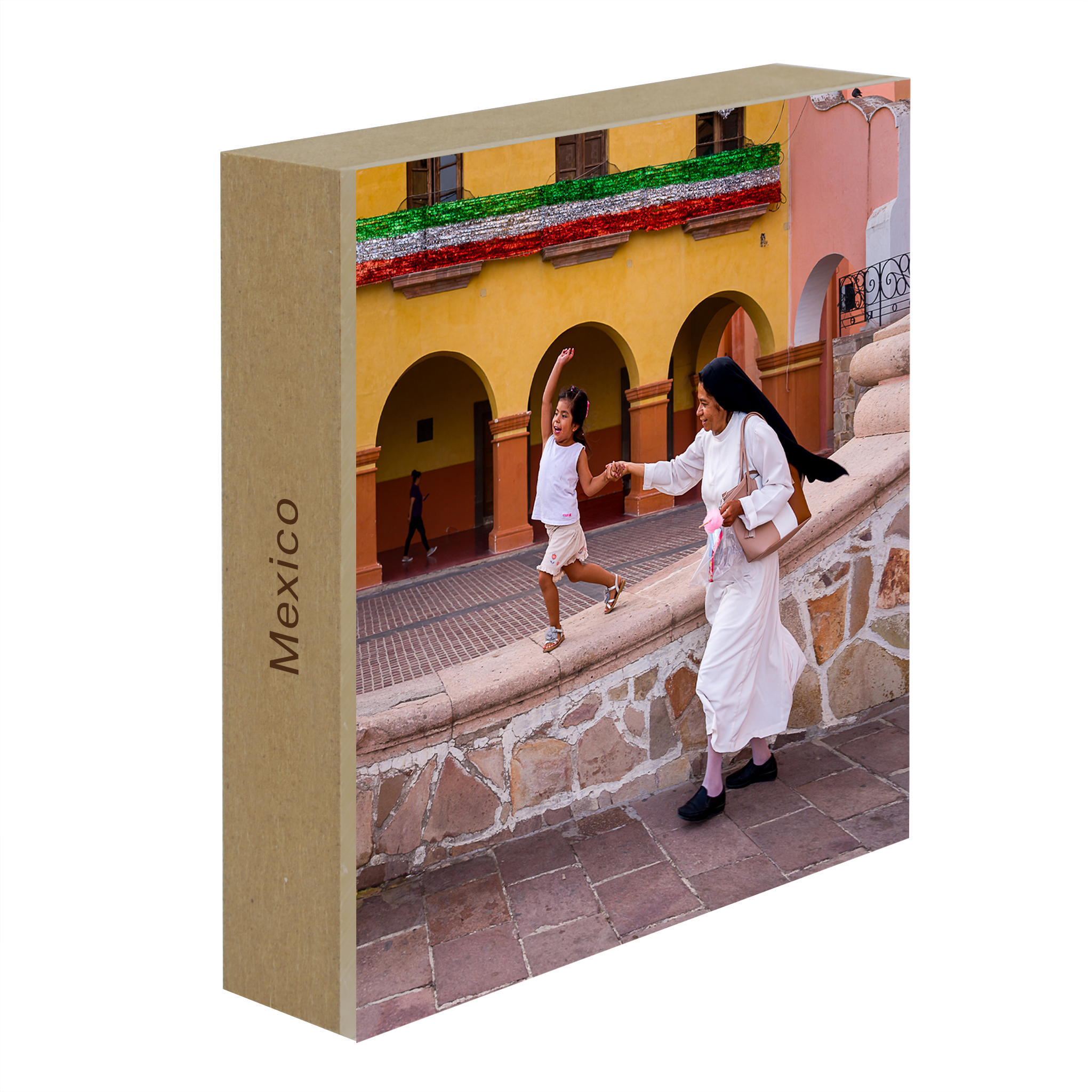 Hand In Hand - Collection: Mexico