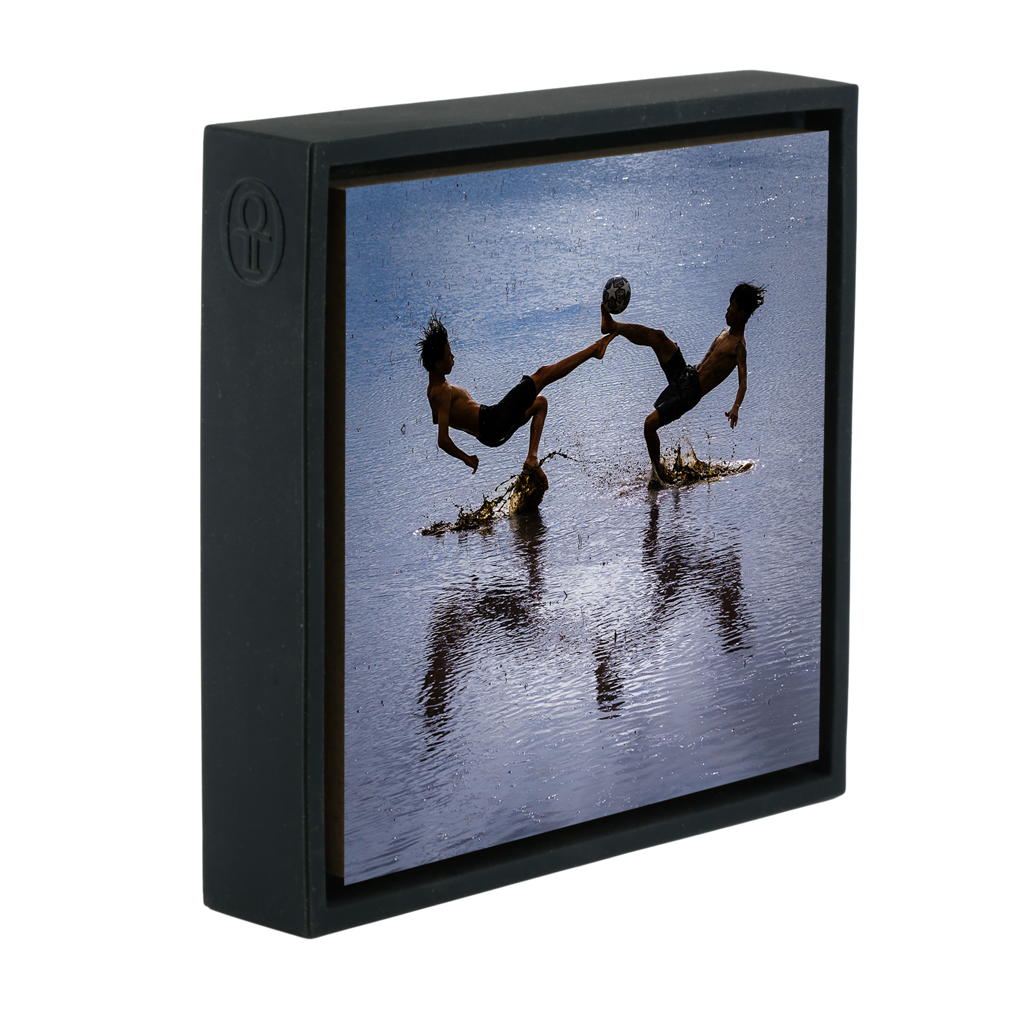 Flood - Schwarze Verpackung