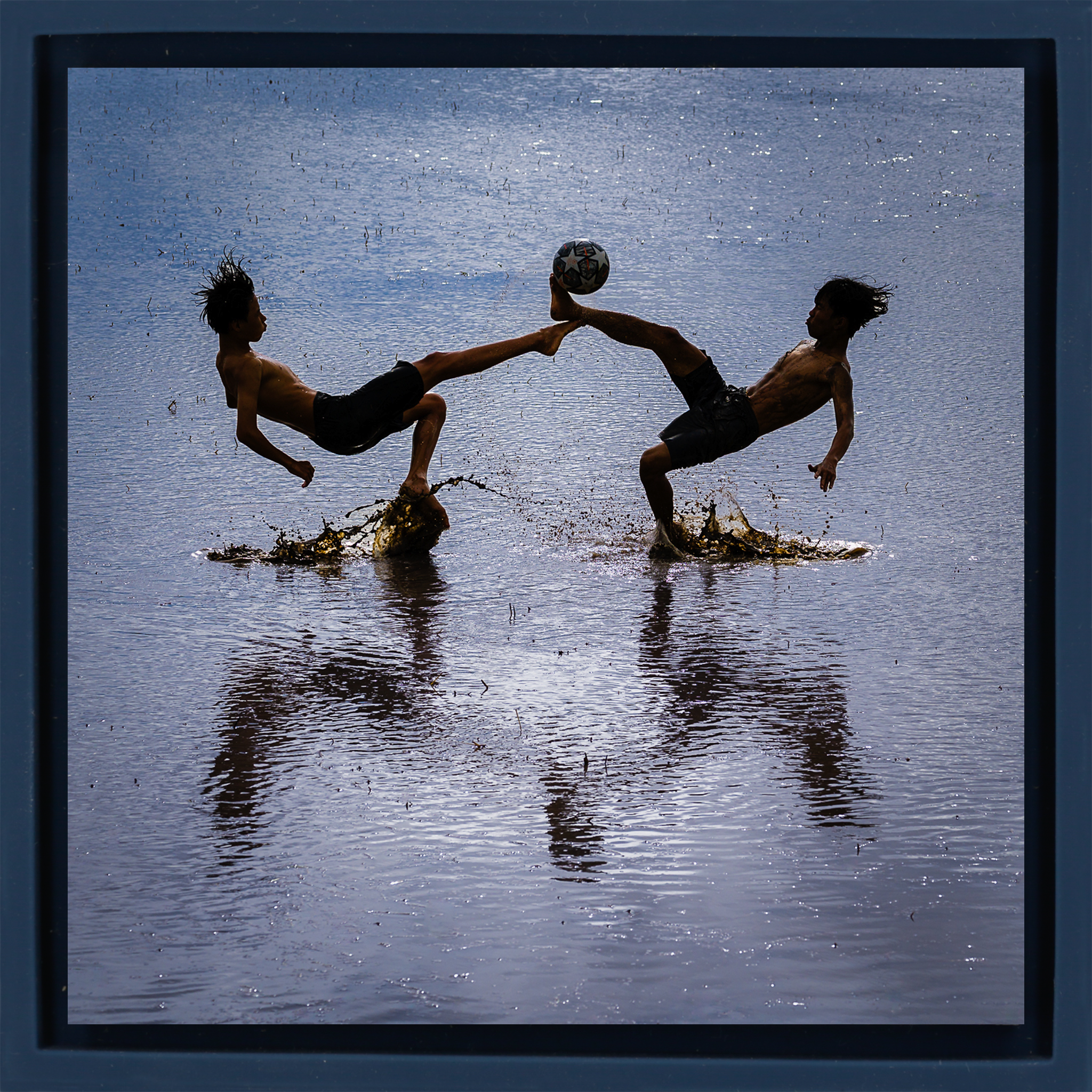 Flood - Dark Blue Wrapp