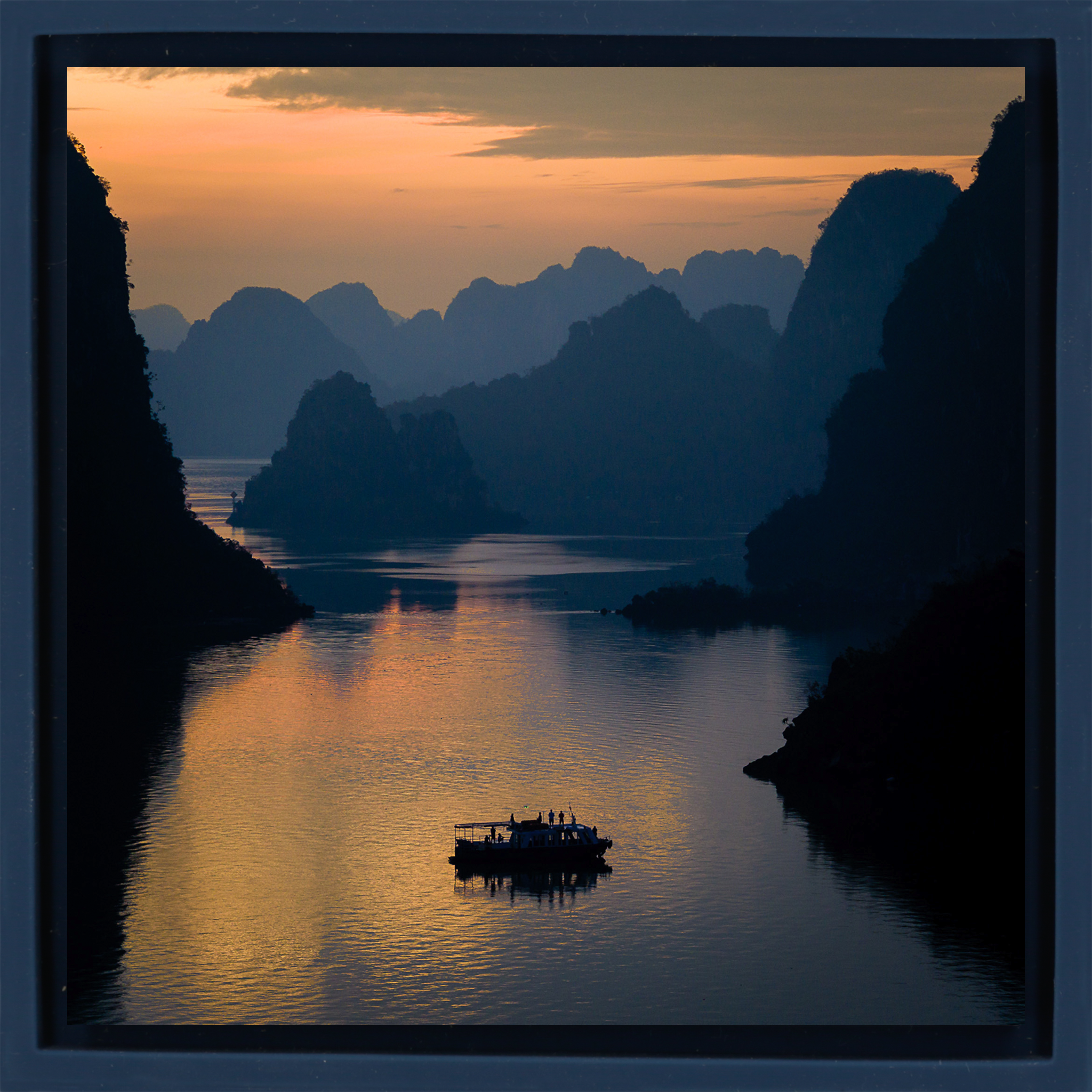 Halong Bay - Donkerblauwe Wrapp