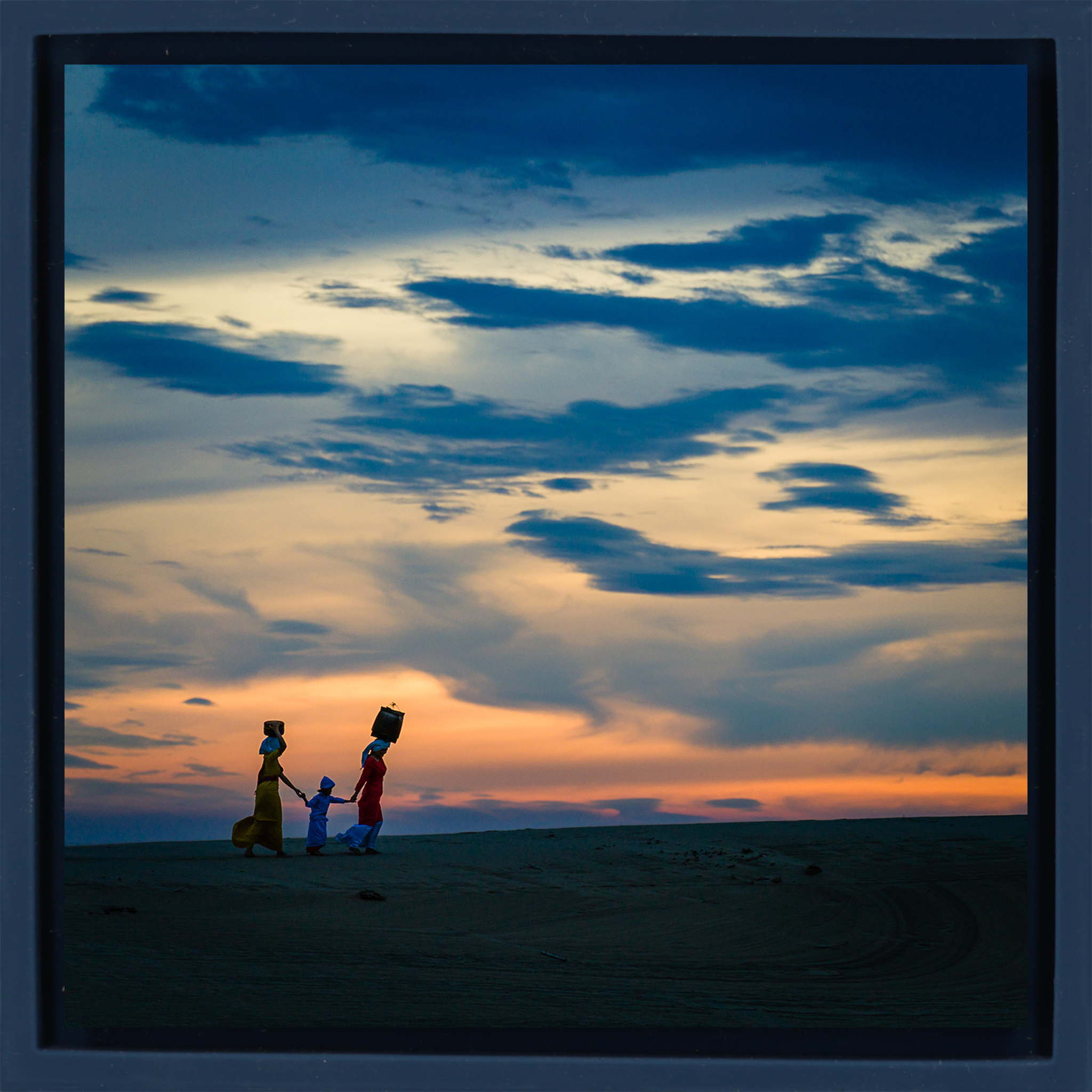 The Promise Of Dawn - Donkerblauwe Wrapp