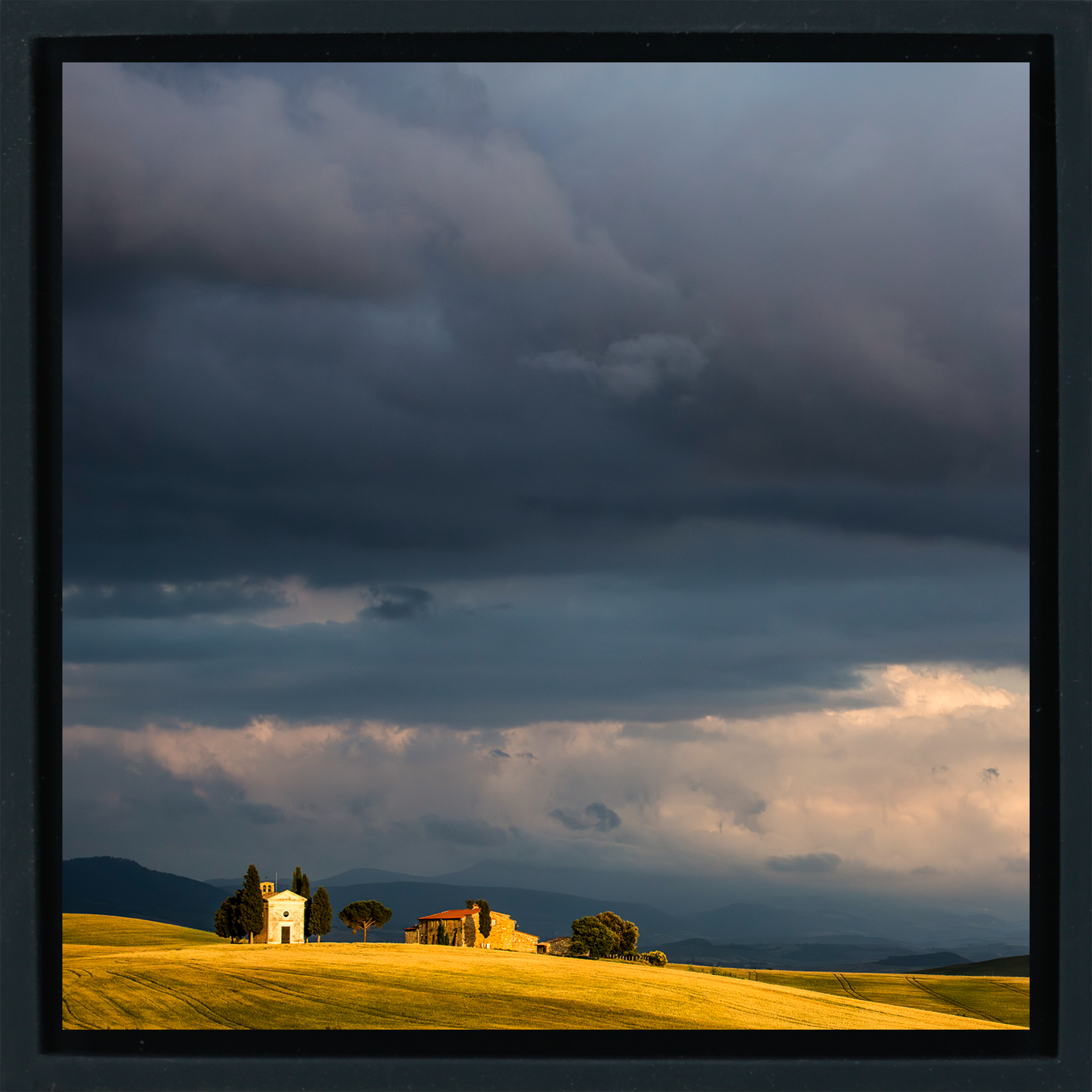 Val D'Orcia- Black Wrapp