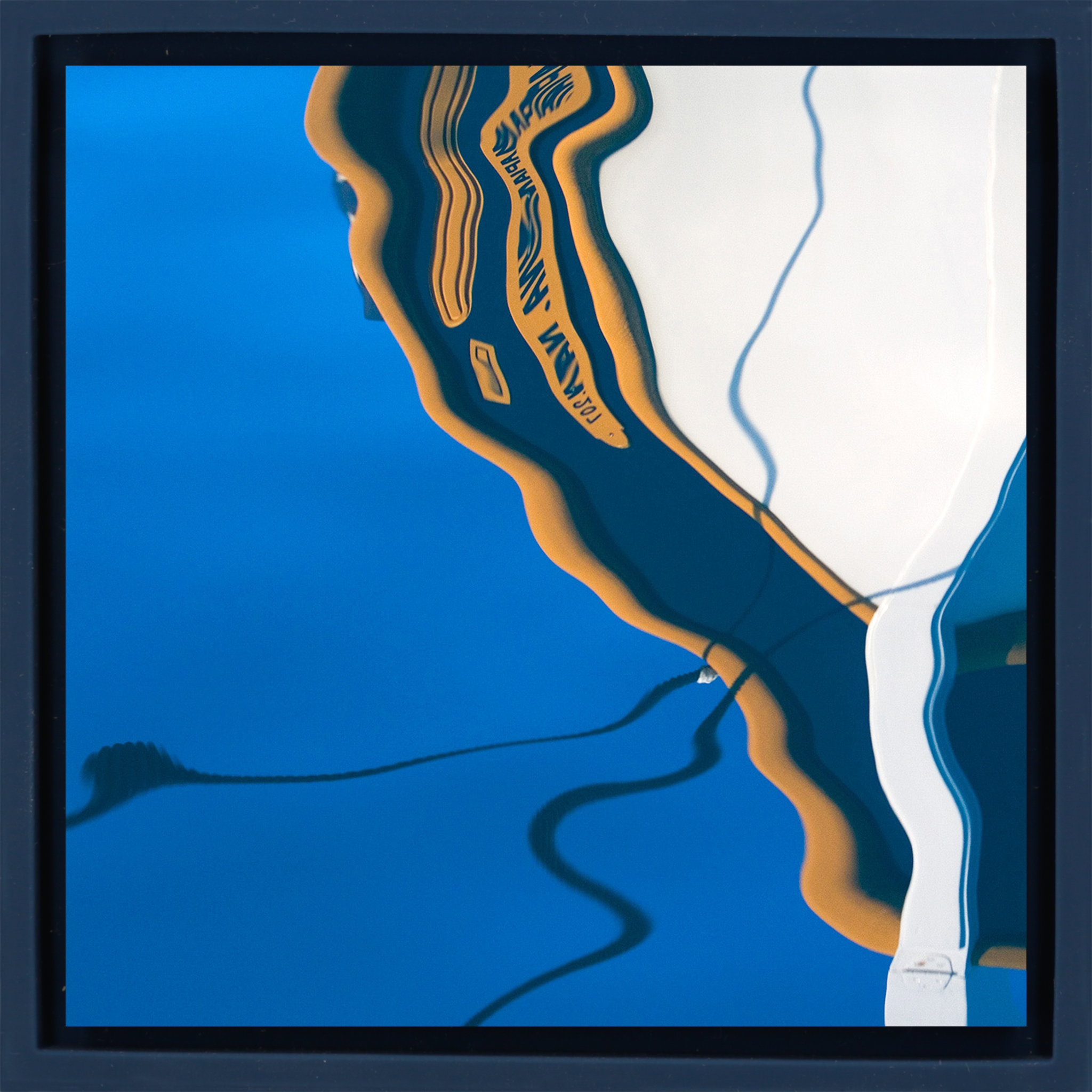 Mirror Water - Dark Blue Wrapp