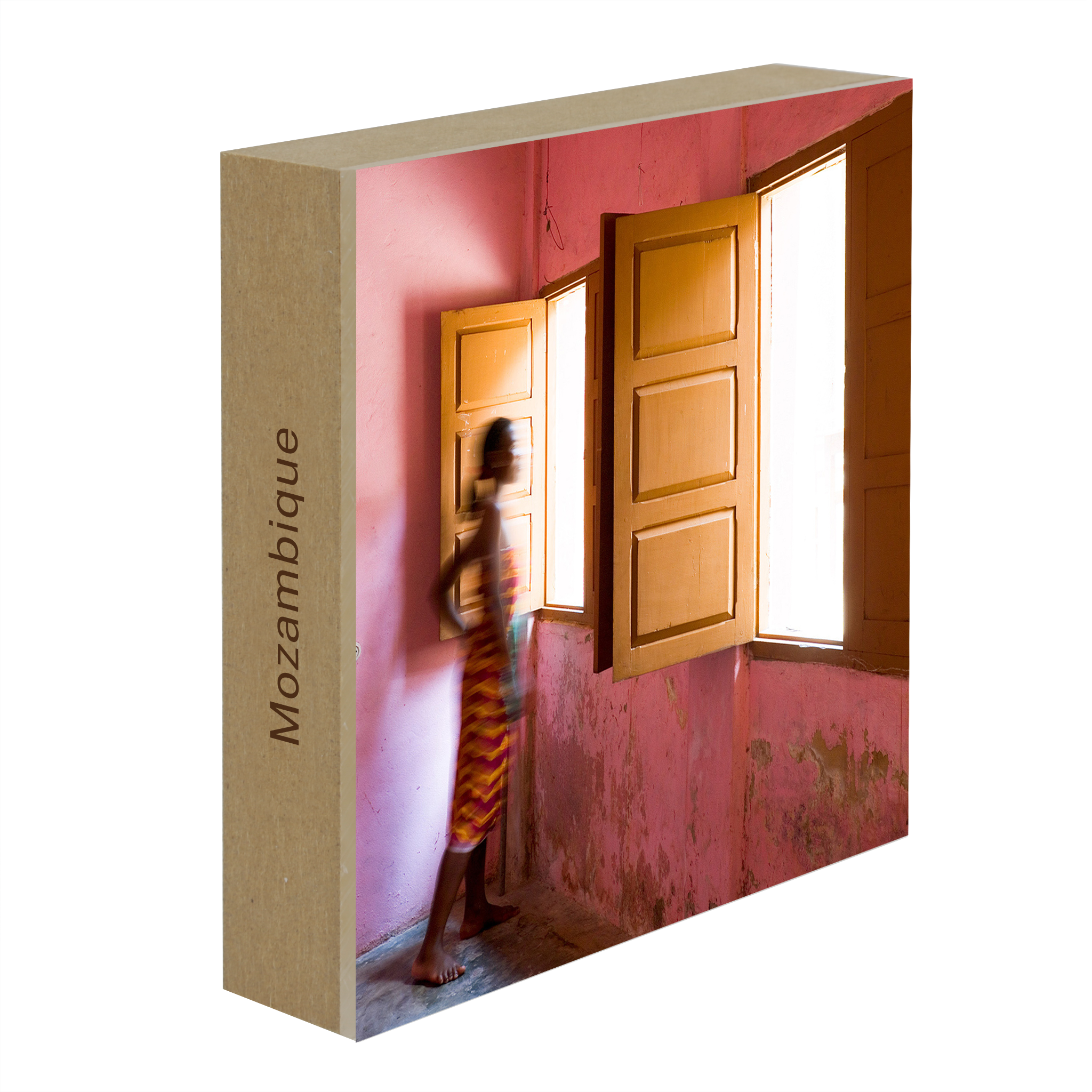 Woman Window - Collection: Mozambique