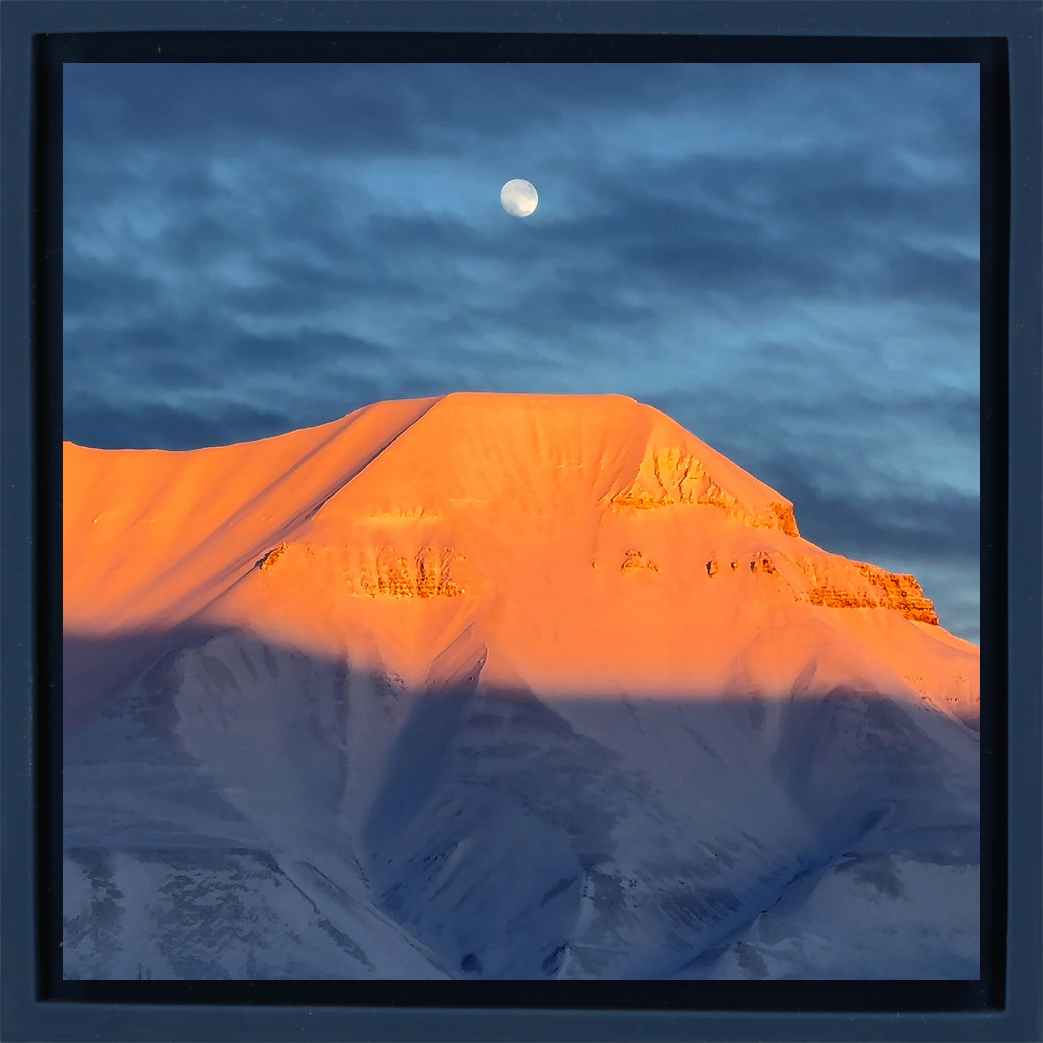 Mountain Sun - Dark Blue Wrapp