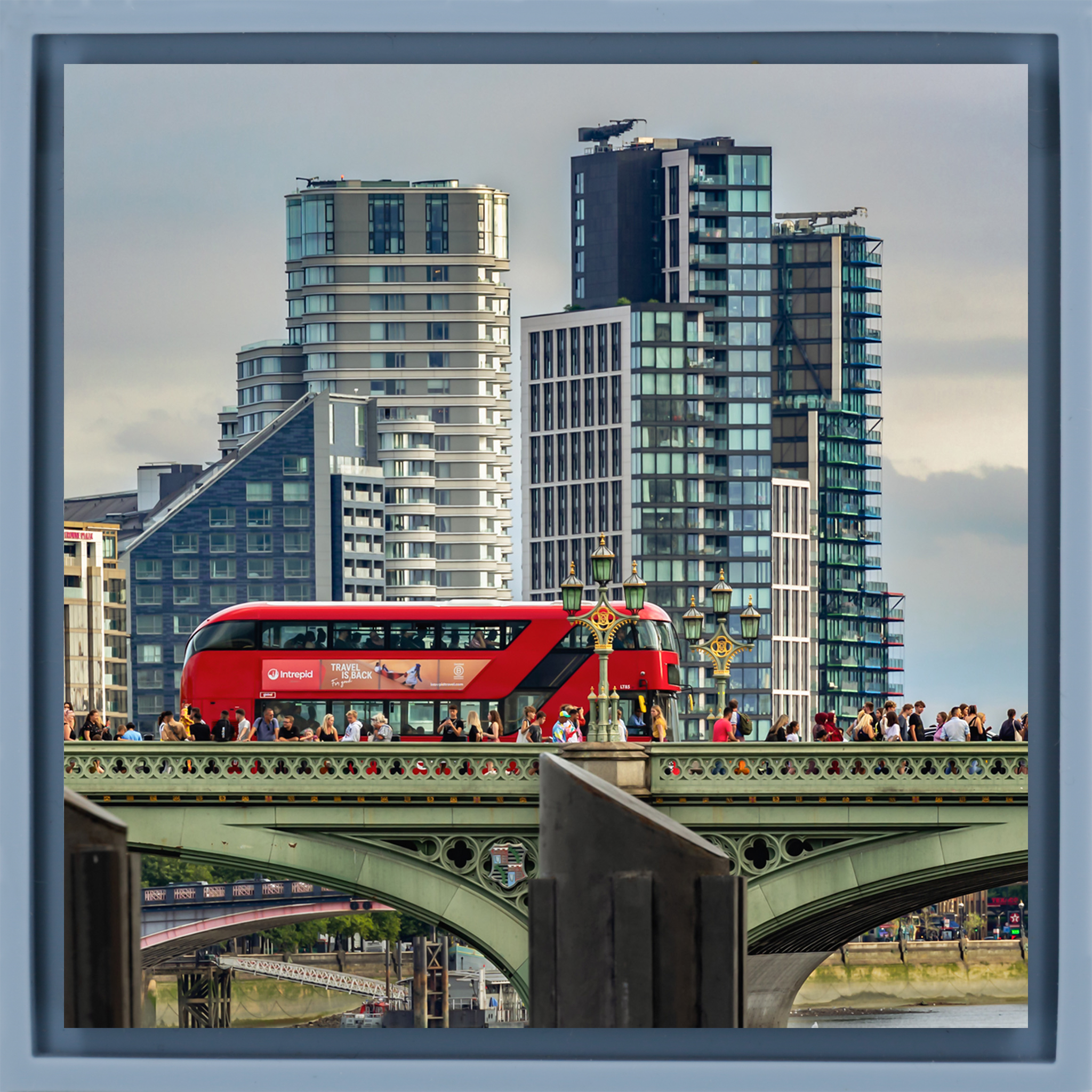 La ville - Enveloppe bleu clair