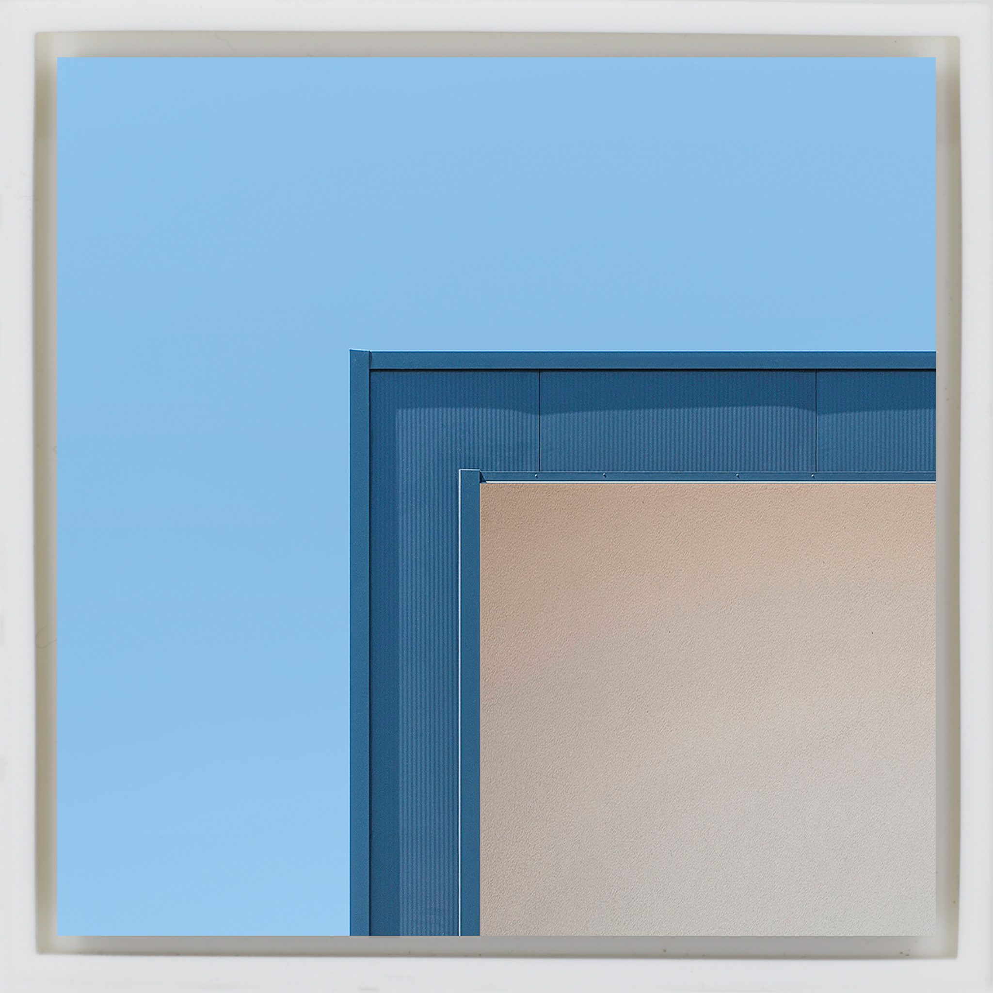 Blue Corner- White Wrapp