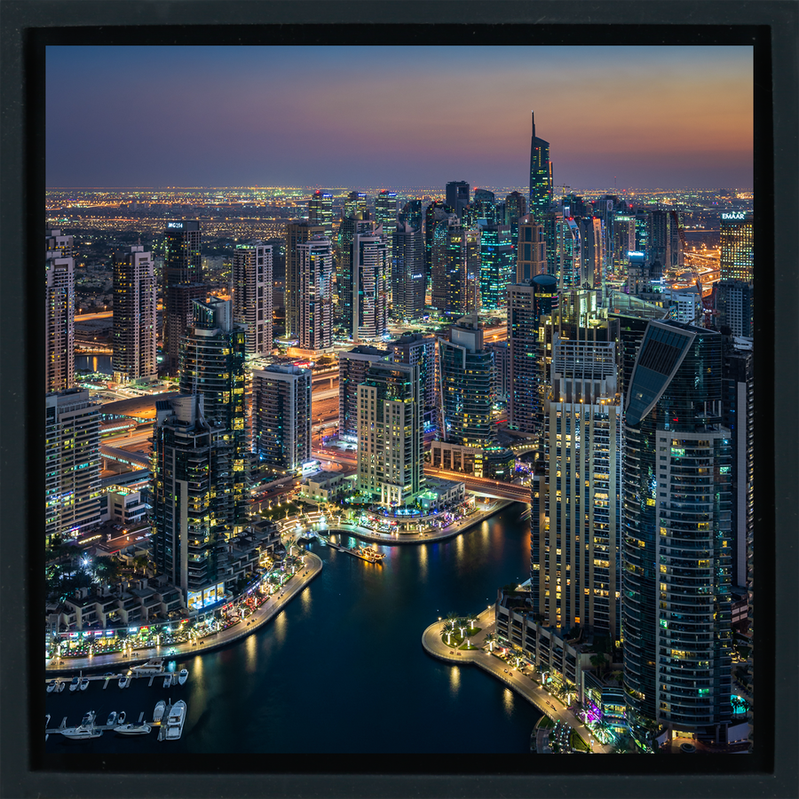 Dubai Marina - Black Wrapp