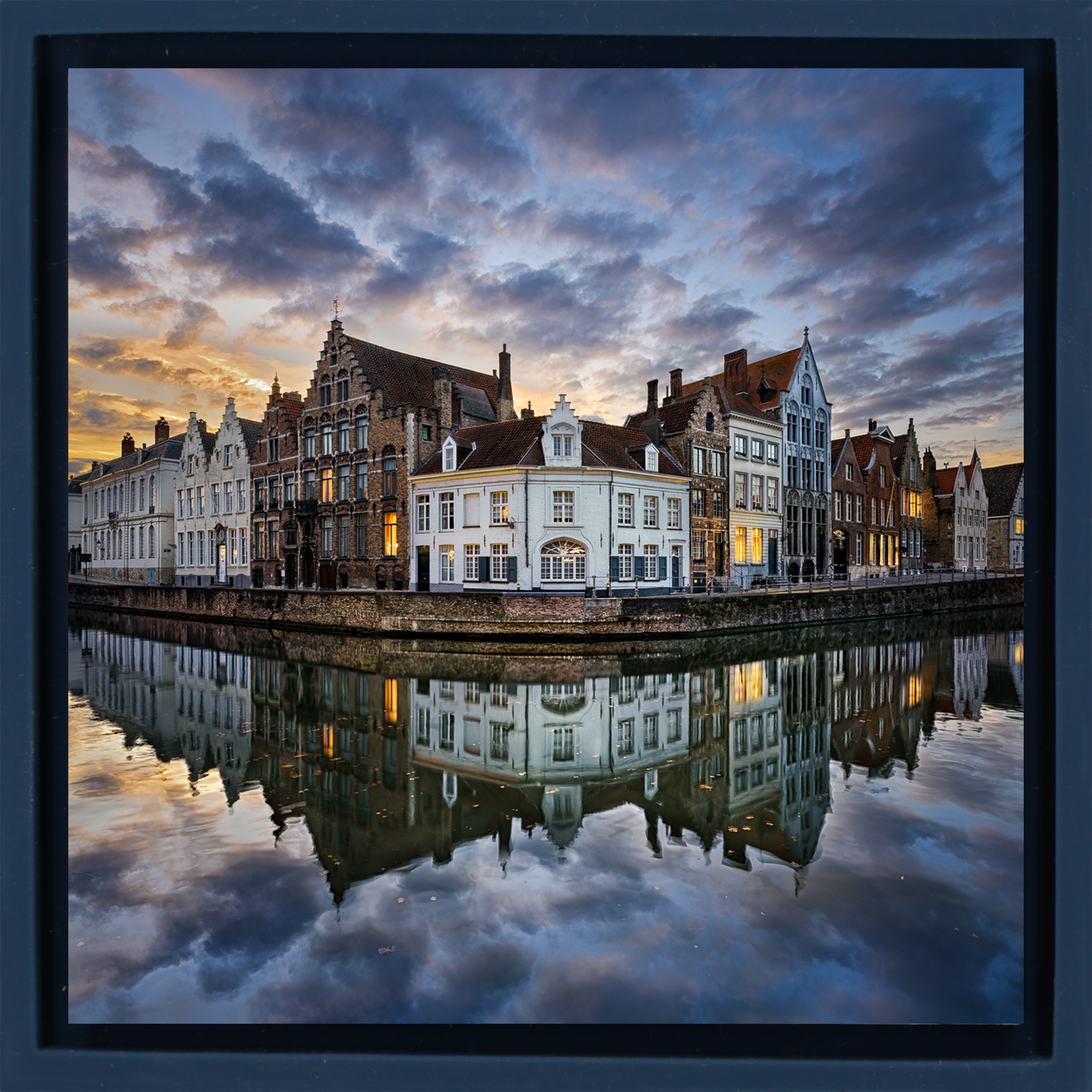 Sunset In Bruges- Dark Blue Wrapp