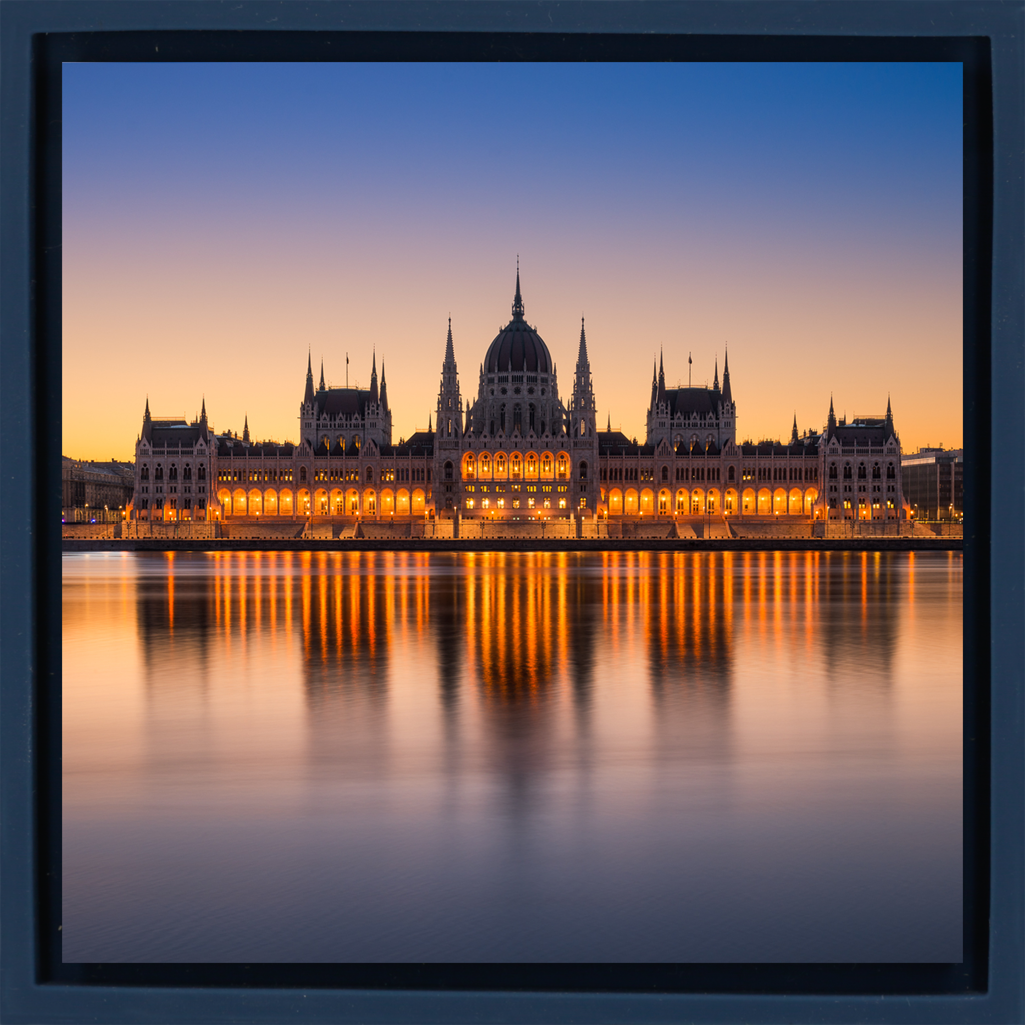 Parliament Building Budapest - Donkerblauwe Wrapp