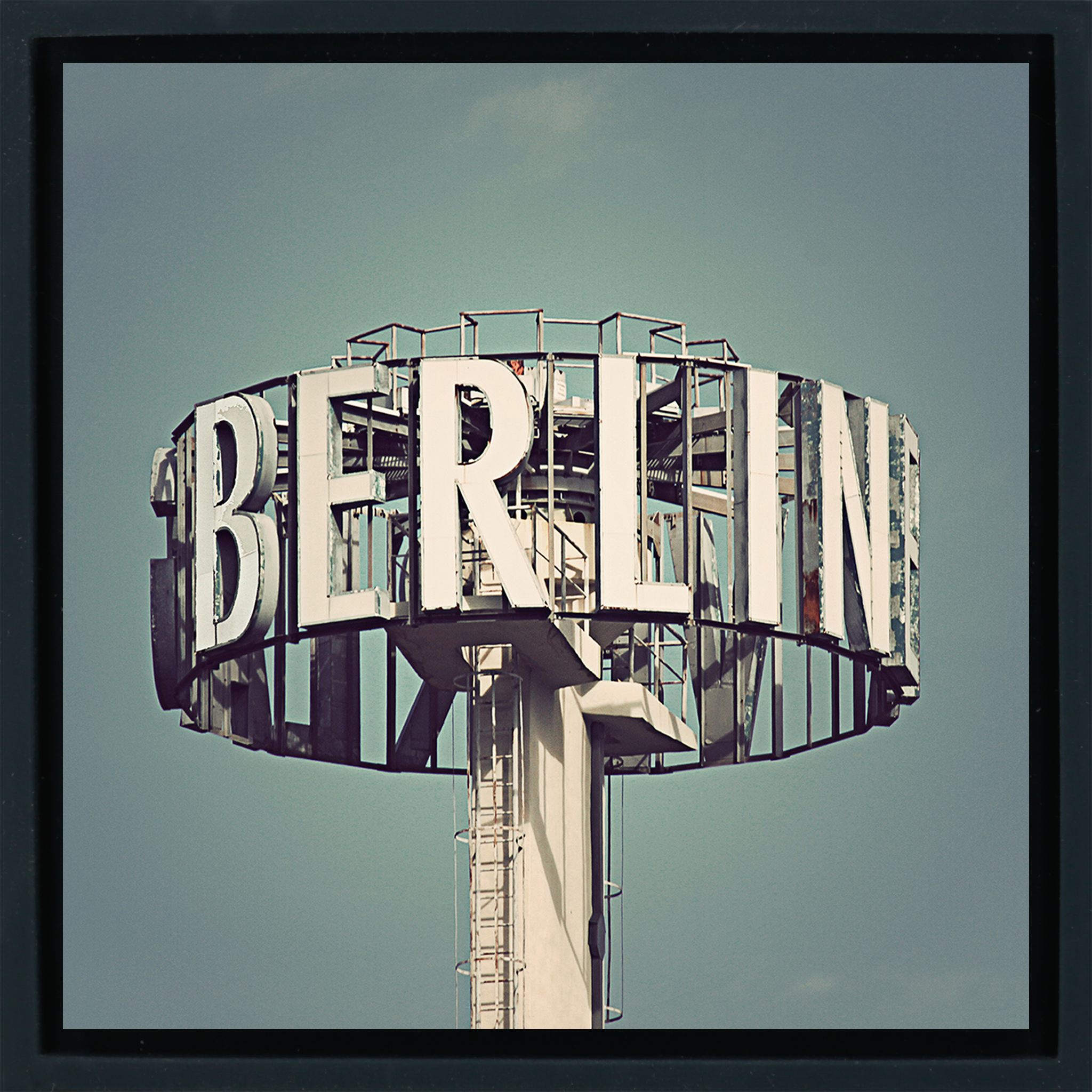 Berlin- Black Wrapp