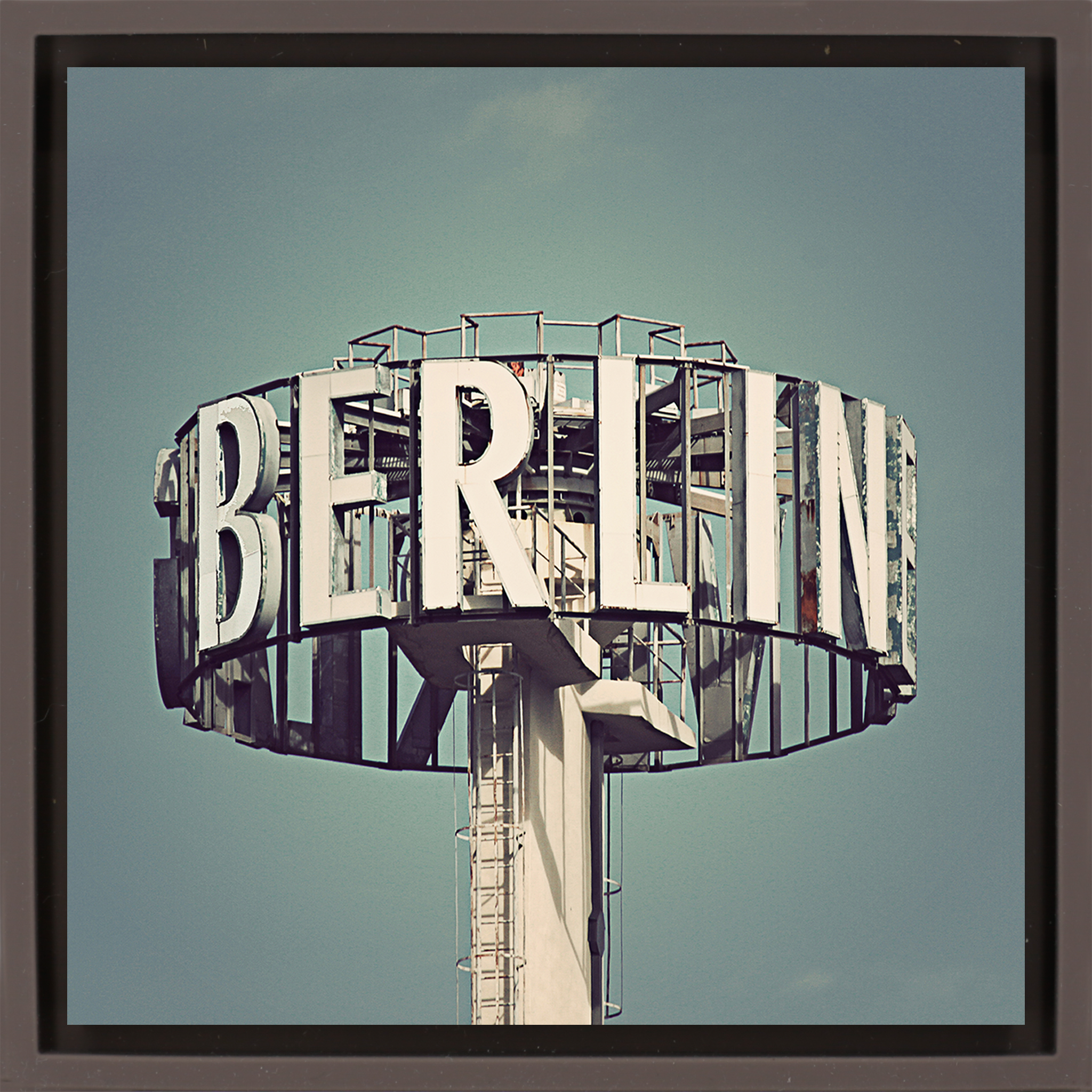 Berlin- Brown Wrapp