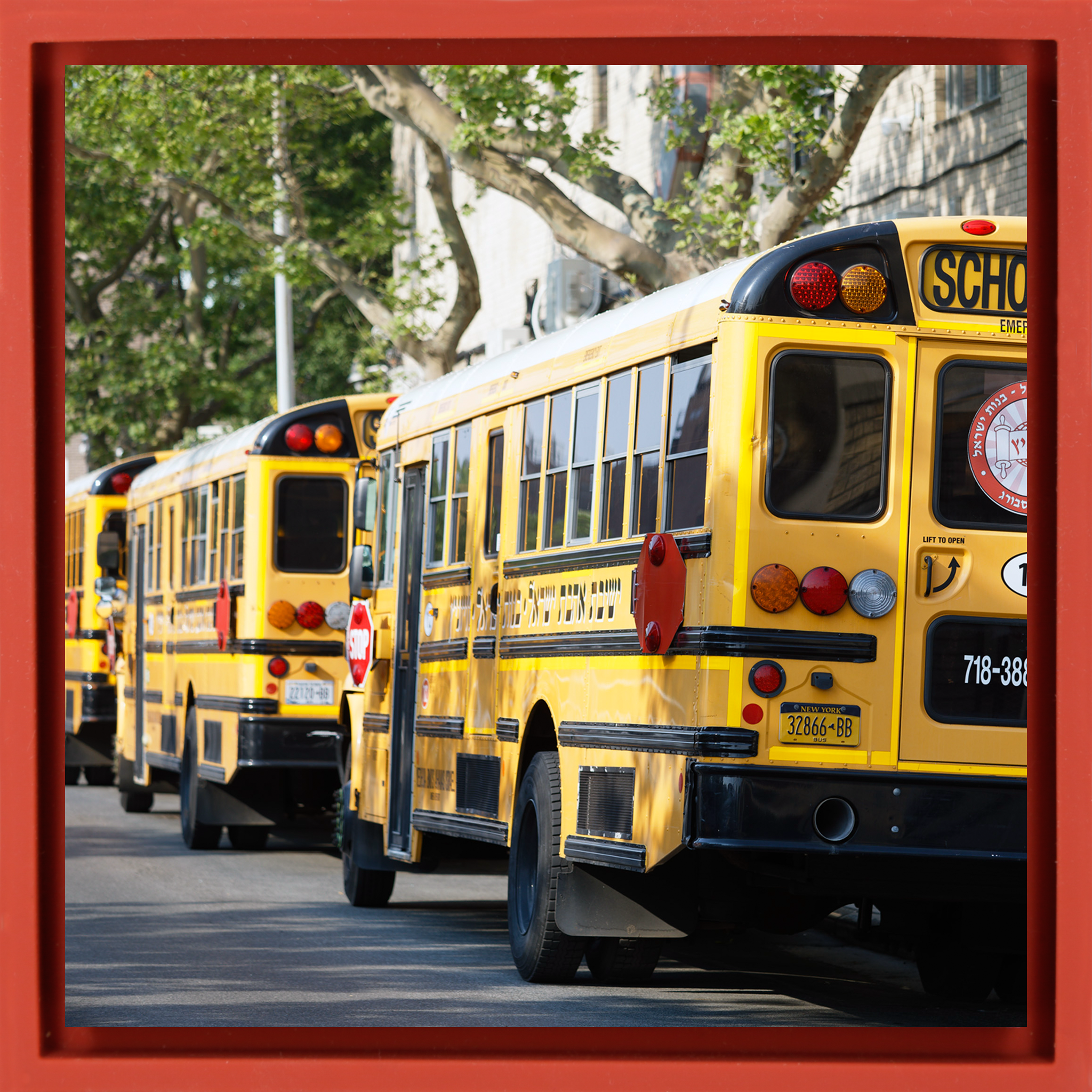 Hasidic School Busses - Rode Wrapp