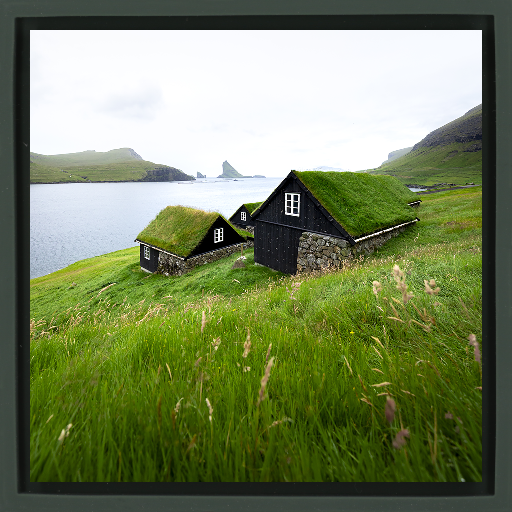 Traditional Faroese Living- Dark Green Wrapp
