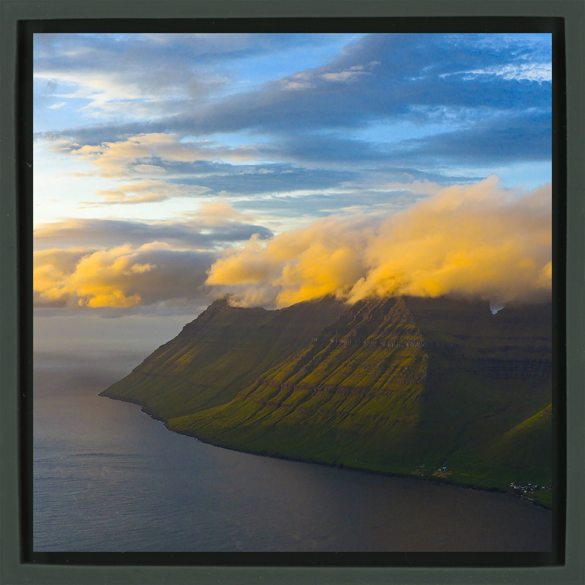 Cliffs In the Clouds- Dark Green Wrapp