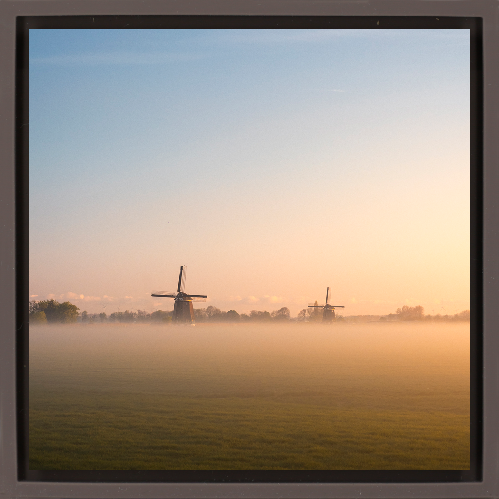 Whispers of Dawn - Bruine Wrapp