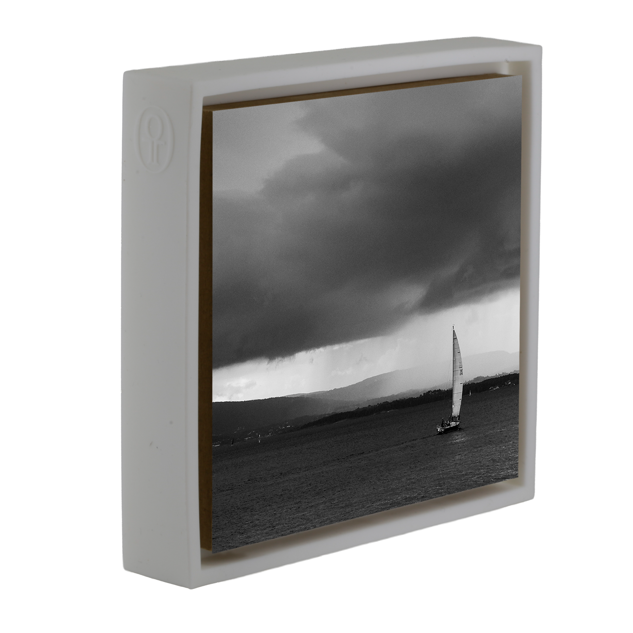 Dark Skies, Silent Sails - Witte Wrapp