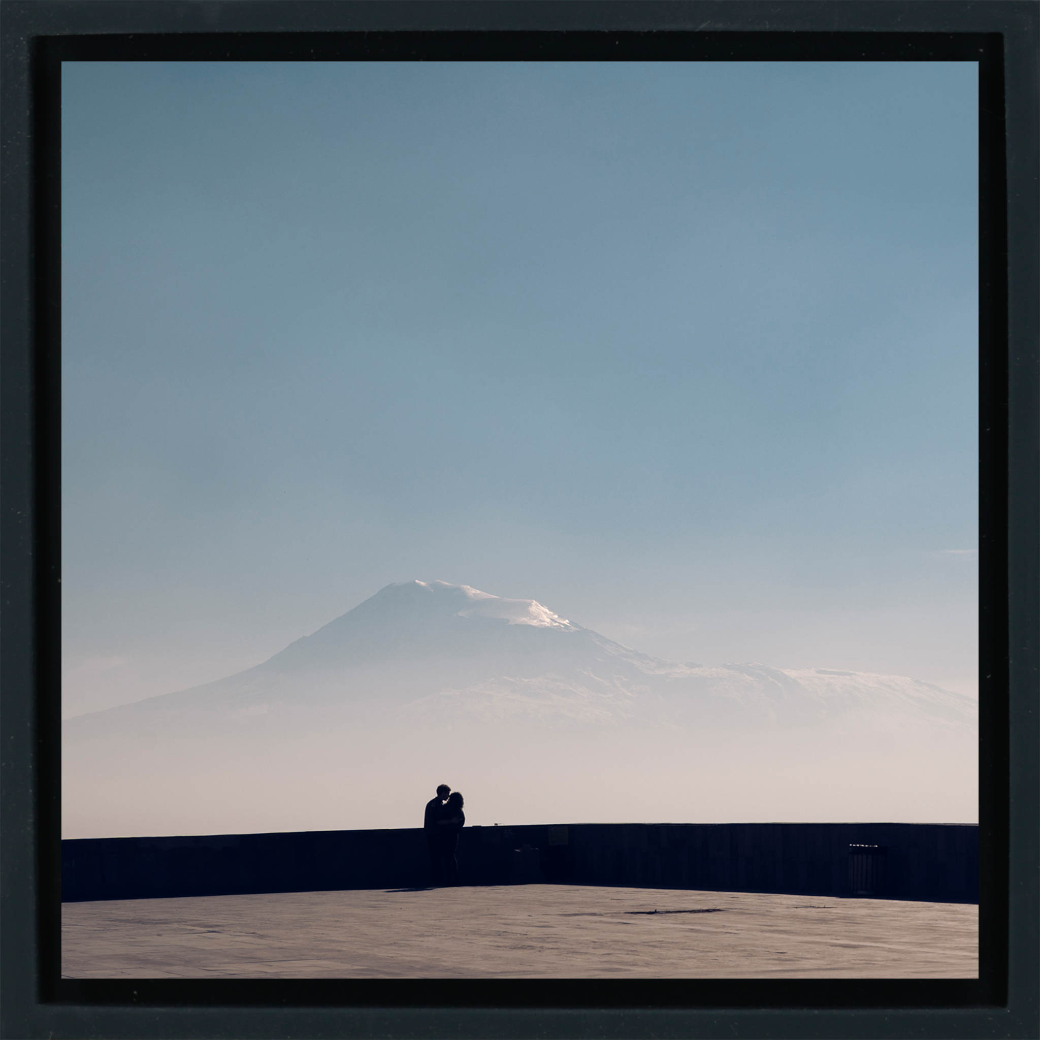 Shadows against Ararat - Zwarte Wrapp