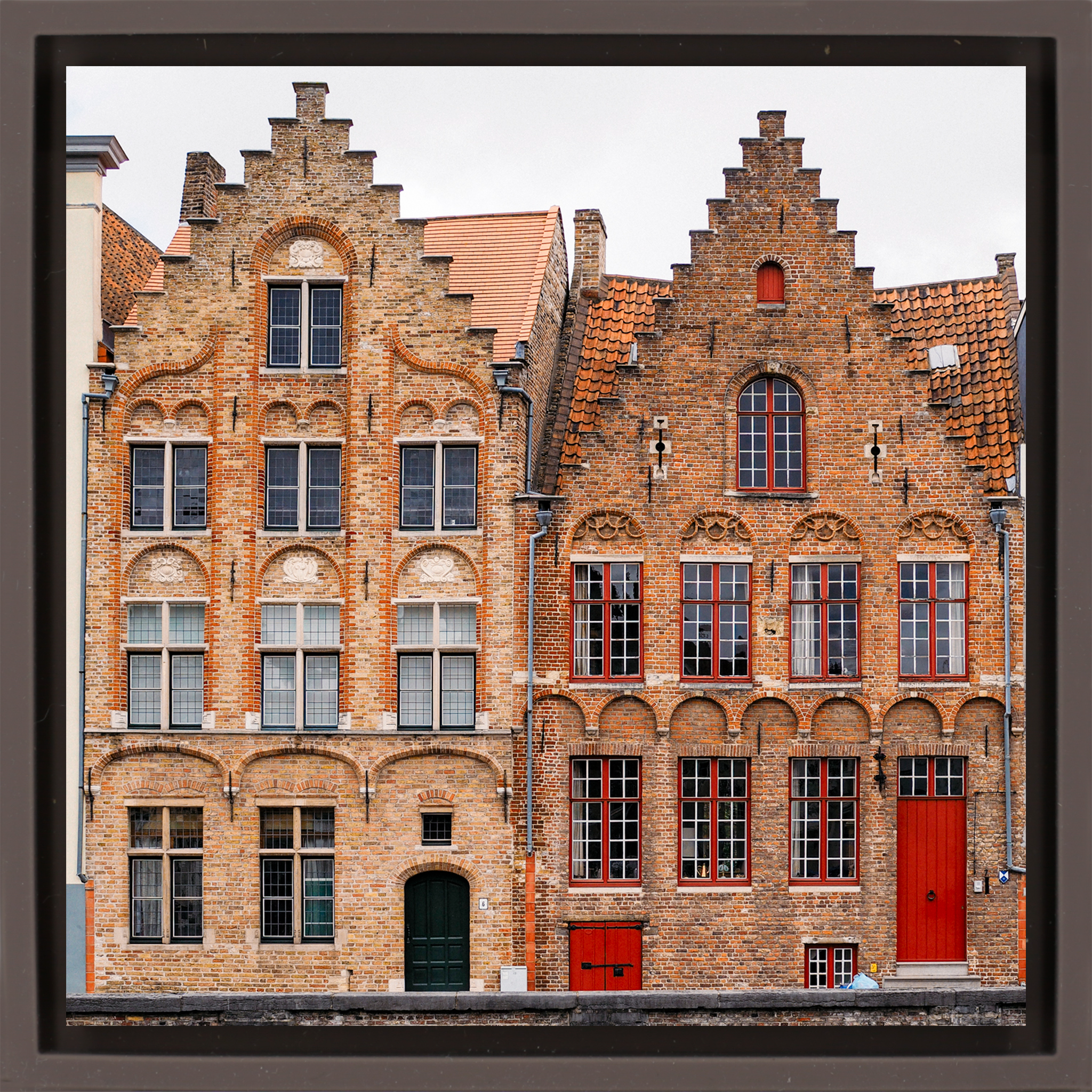 Brugge Old Town- Brown Wrapp