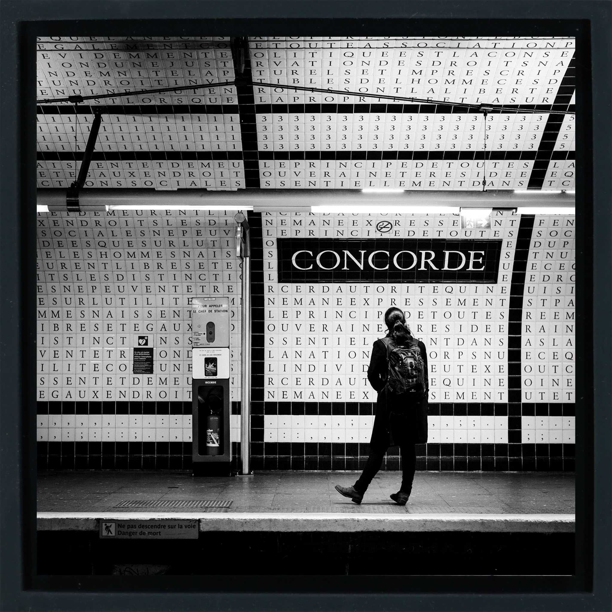 Paris Metro- Black Wrapp