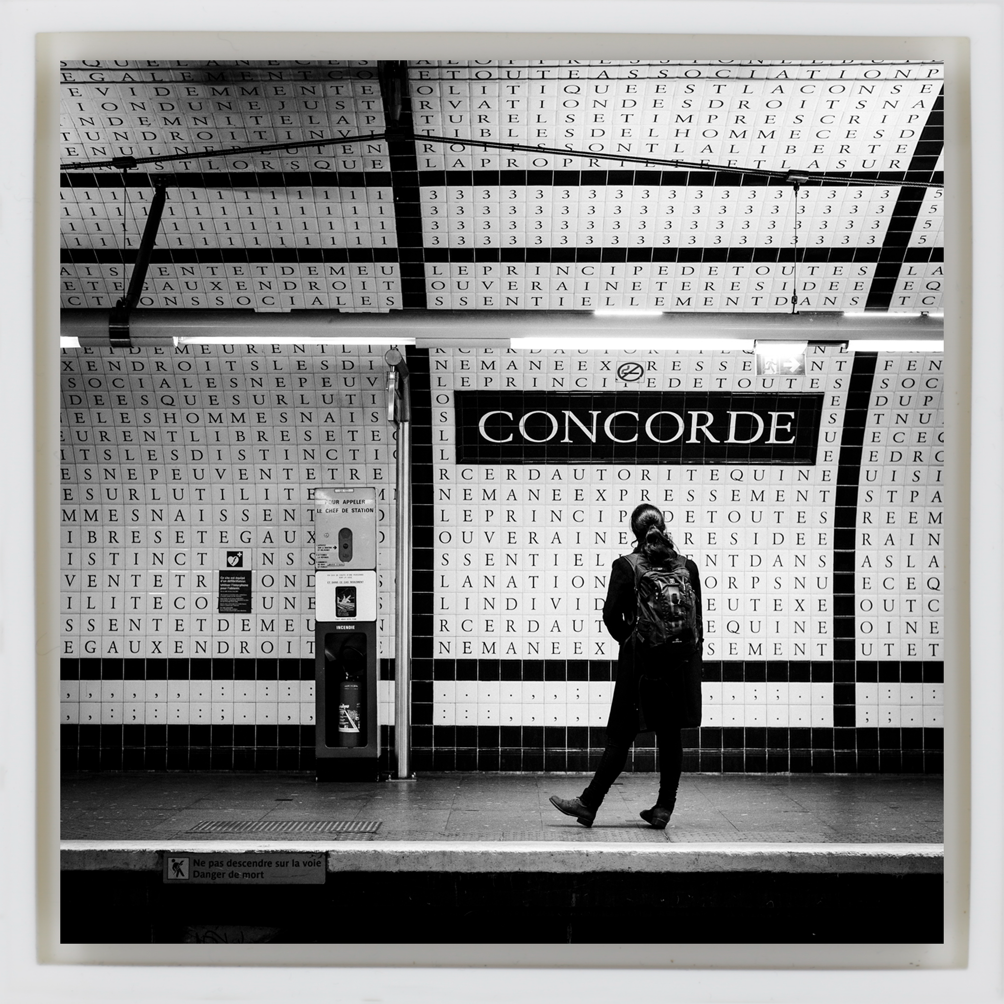Paris Metro- White Wrapp