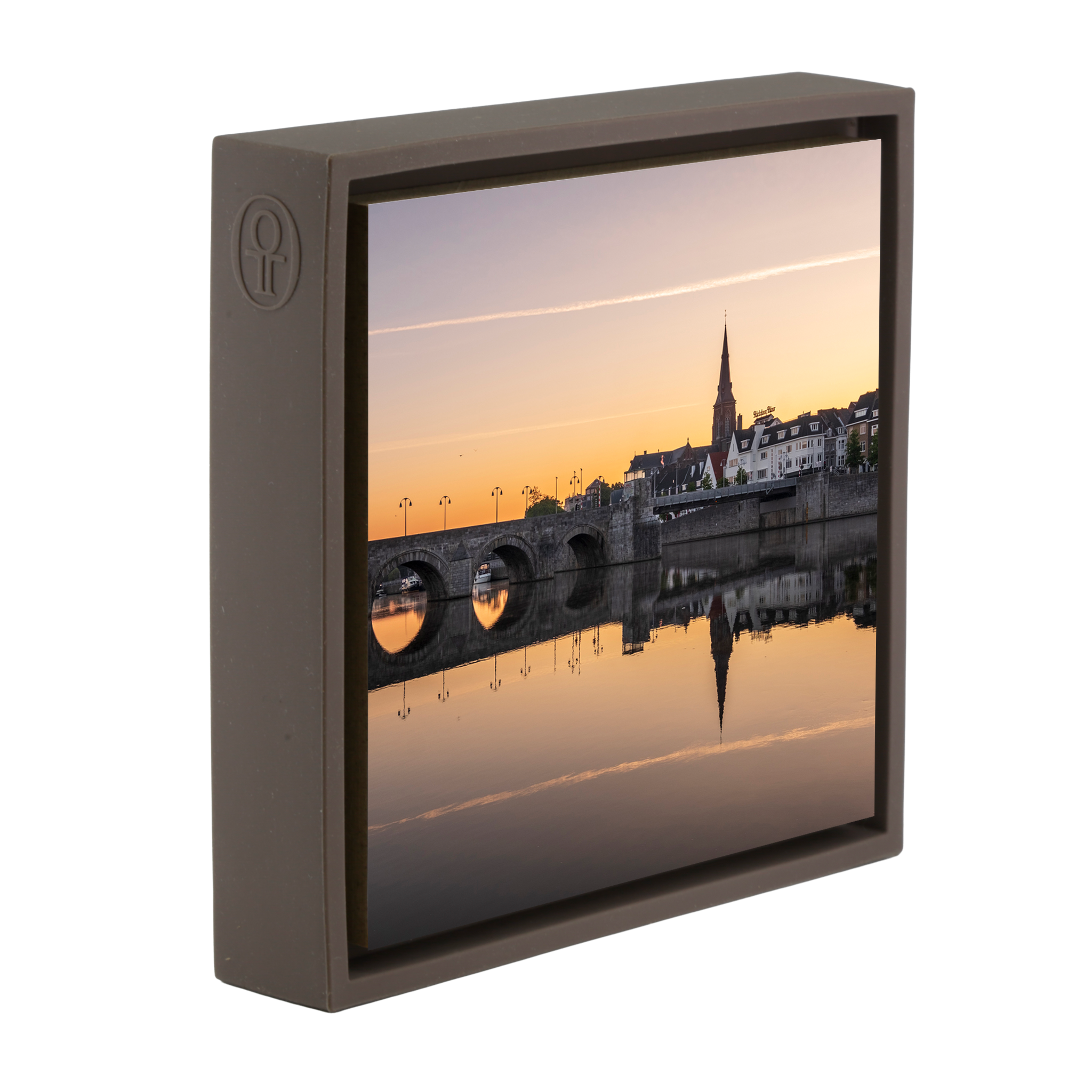 St Servaas Bridge- Brown Wrapp