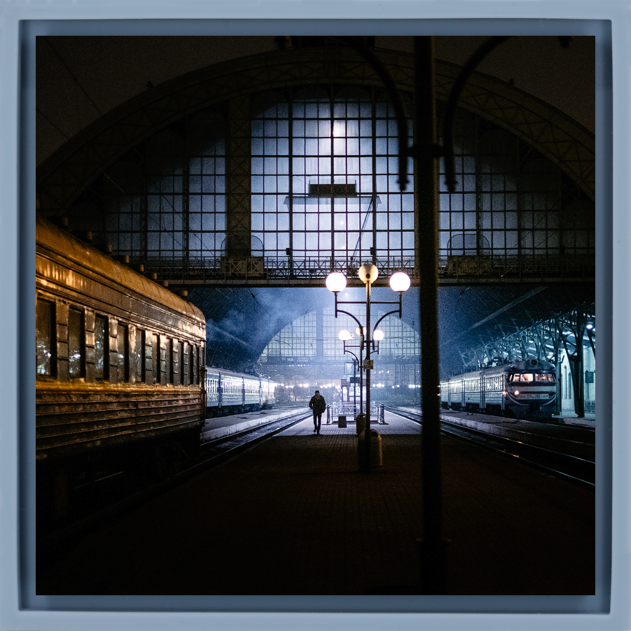Lviv Railway Station - Lichtblauwe Wrapp