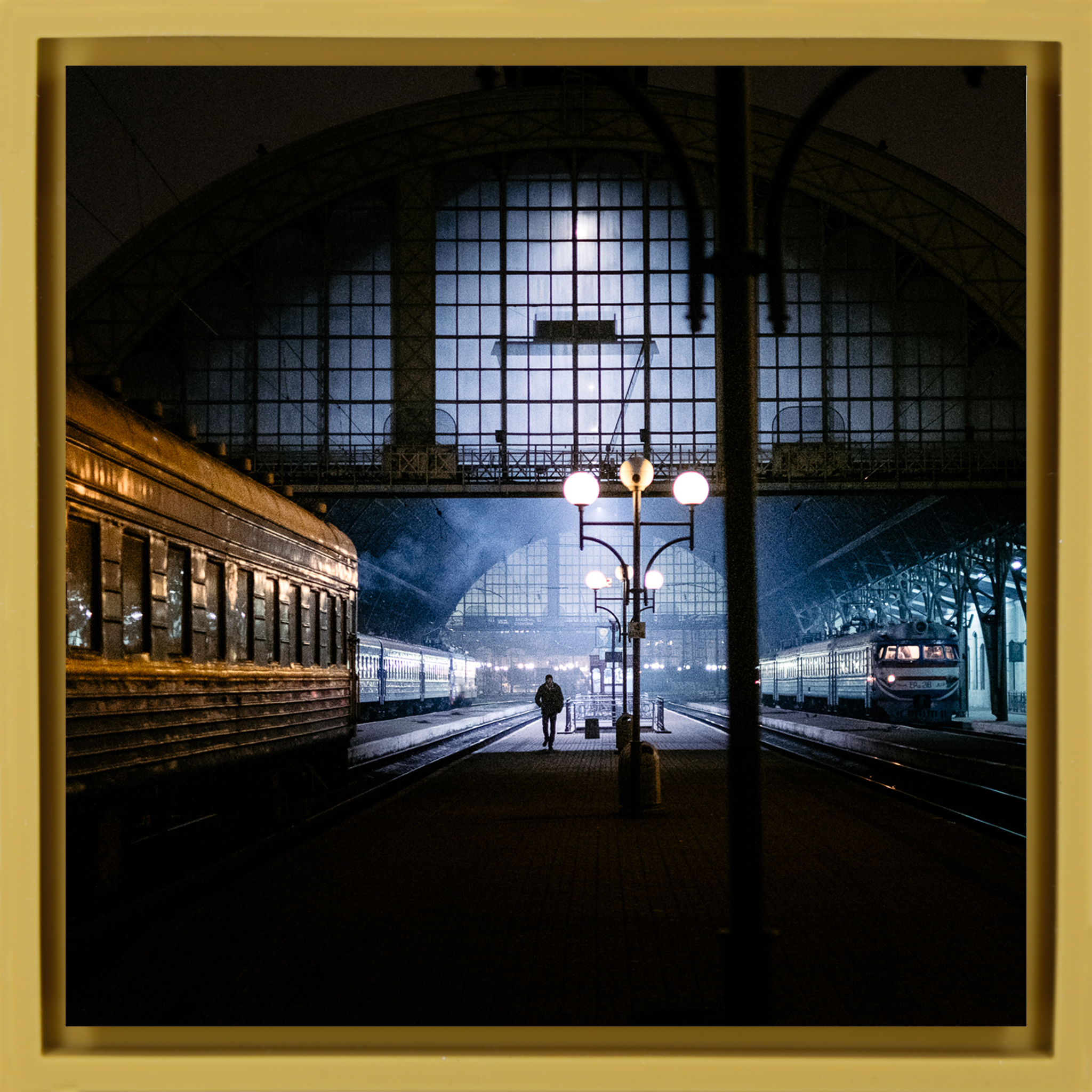 Lviv Railway Station - Okergele Wrapp