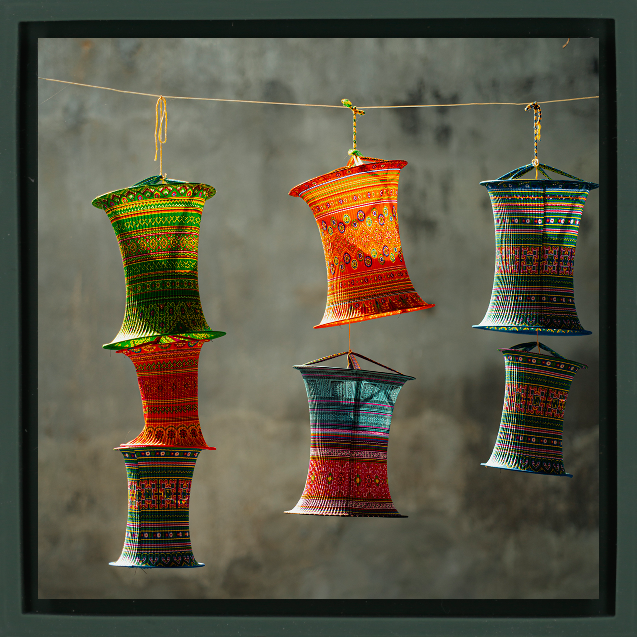 Vibrant Lanterns- Dark Green Wrapp