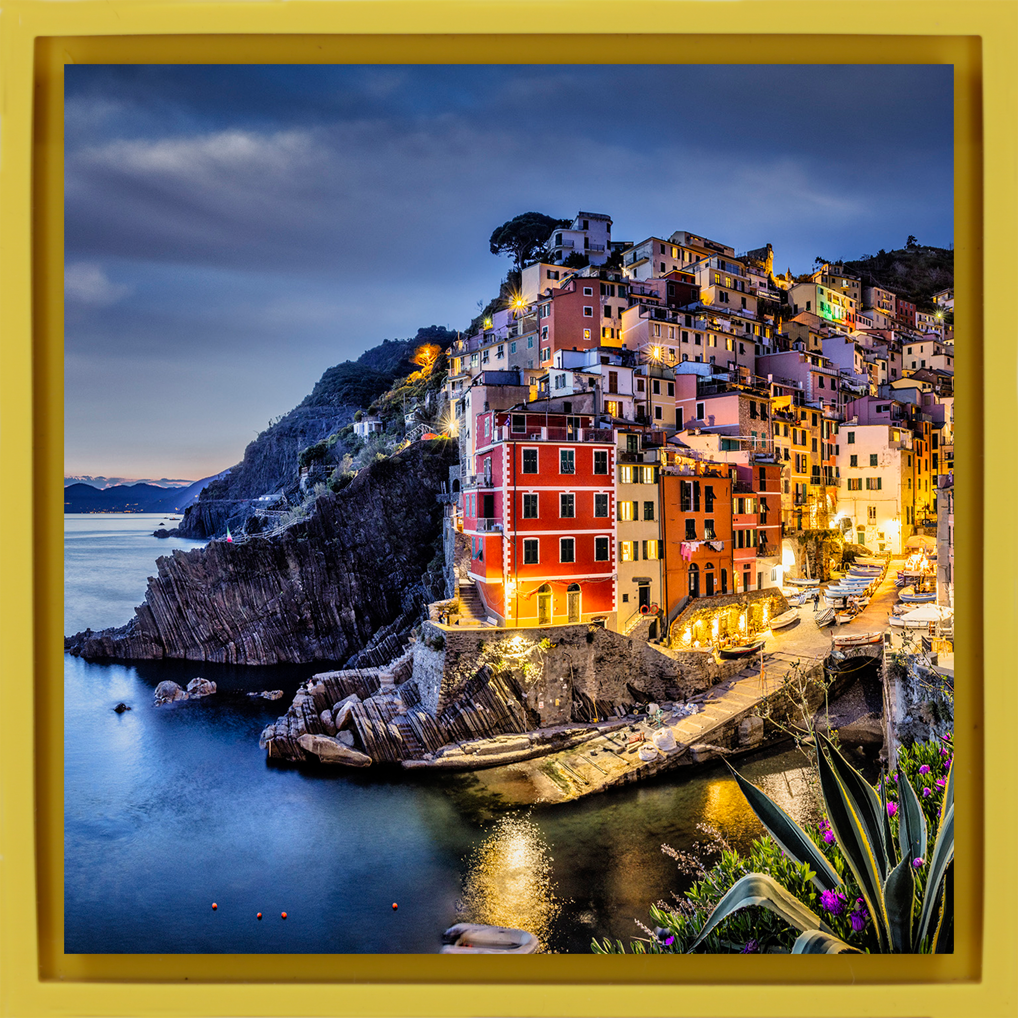 Riomaggiore in The Cinque Terra - Gele Wrapp