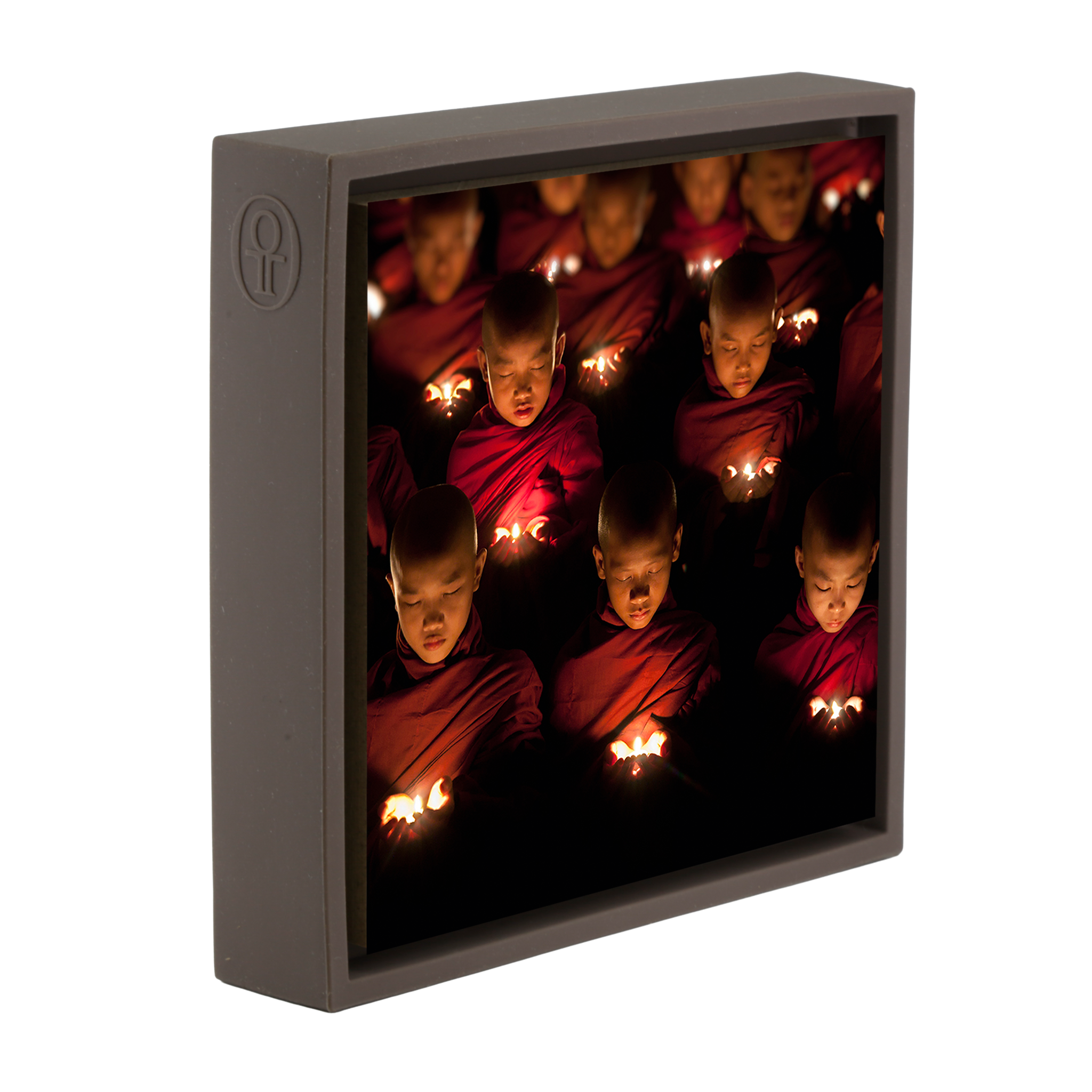 Young Monk Boys Praying - Bruine Wrapp