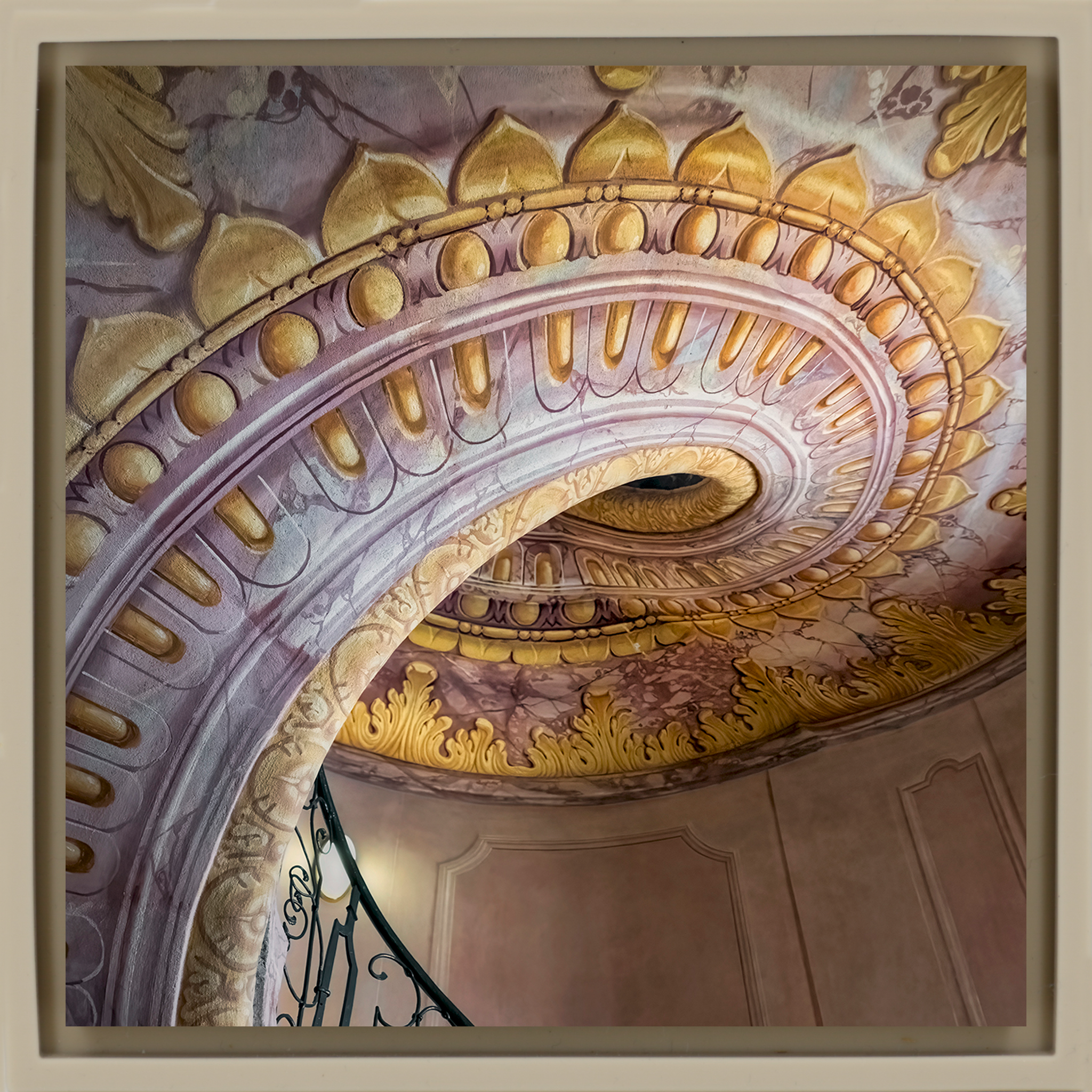 Melk Abbey Stairs - Zandkleurige Wrapp