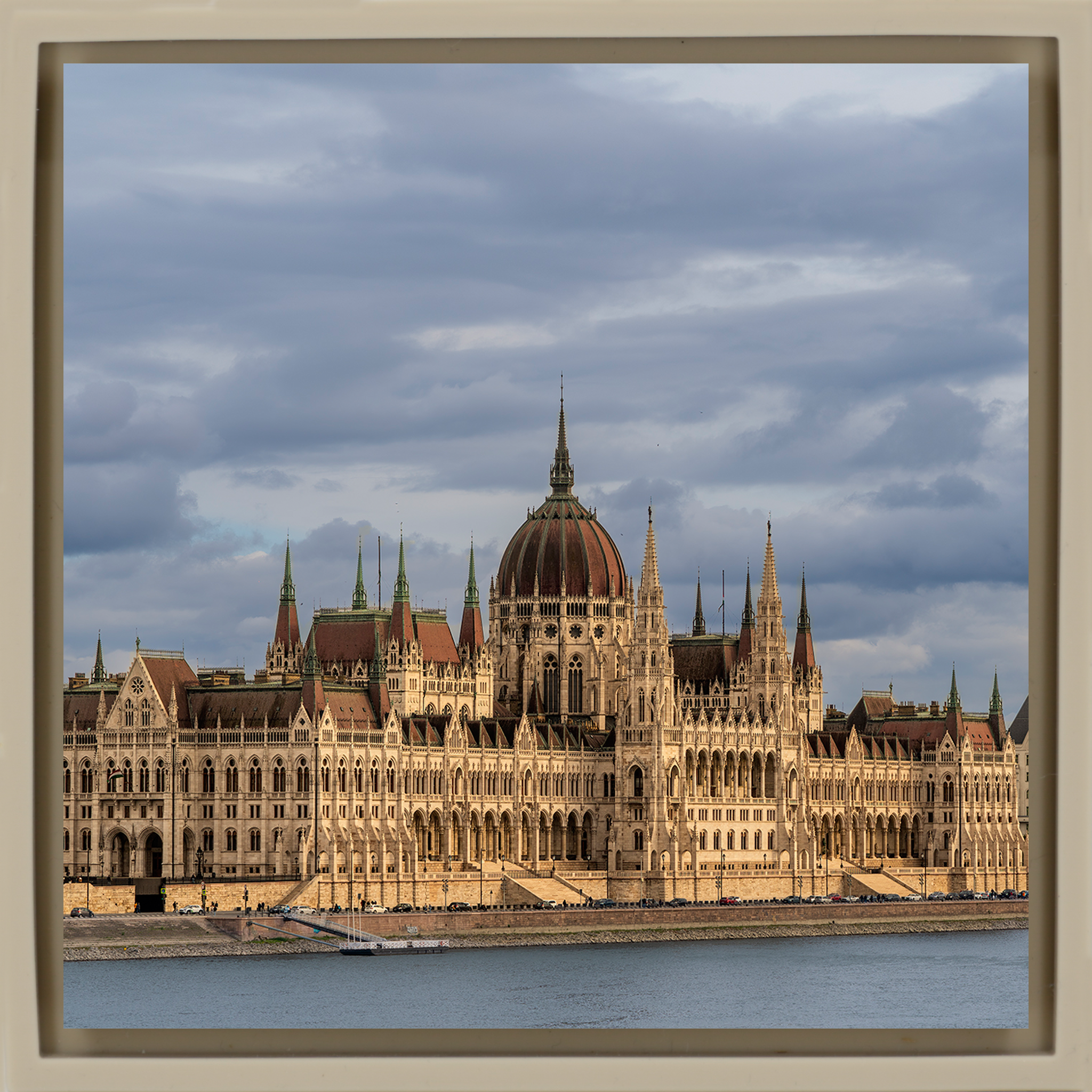 Parliament at the Danube - Zandkleurige Wrapp