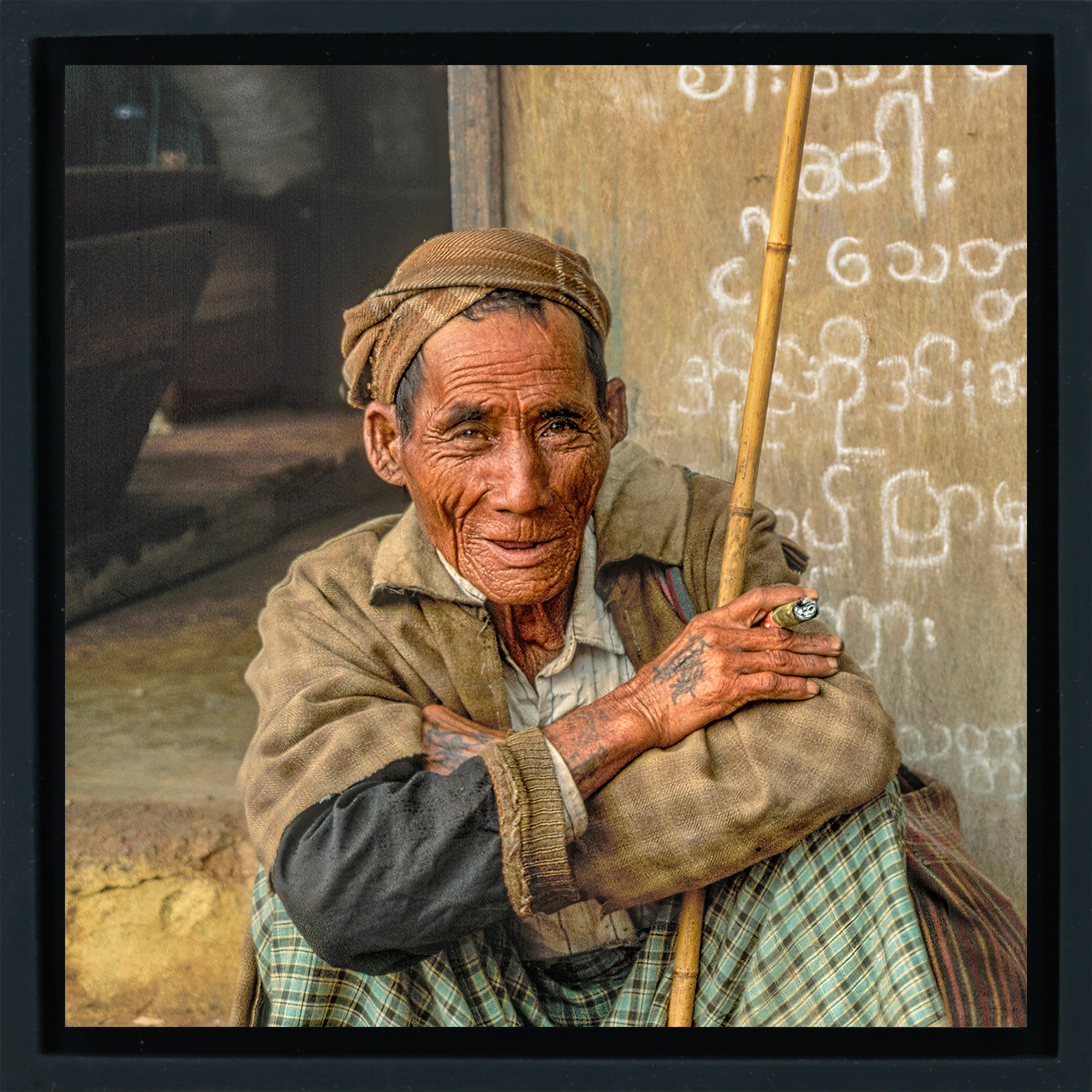 Cigar Smoker - Black Wrapp