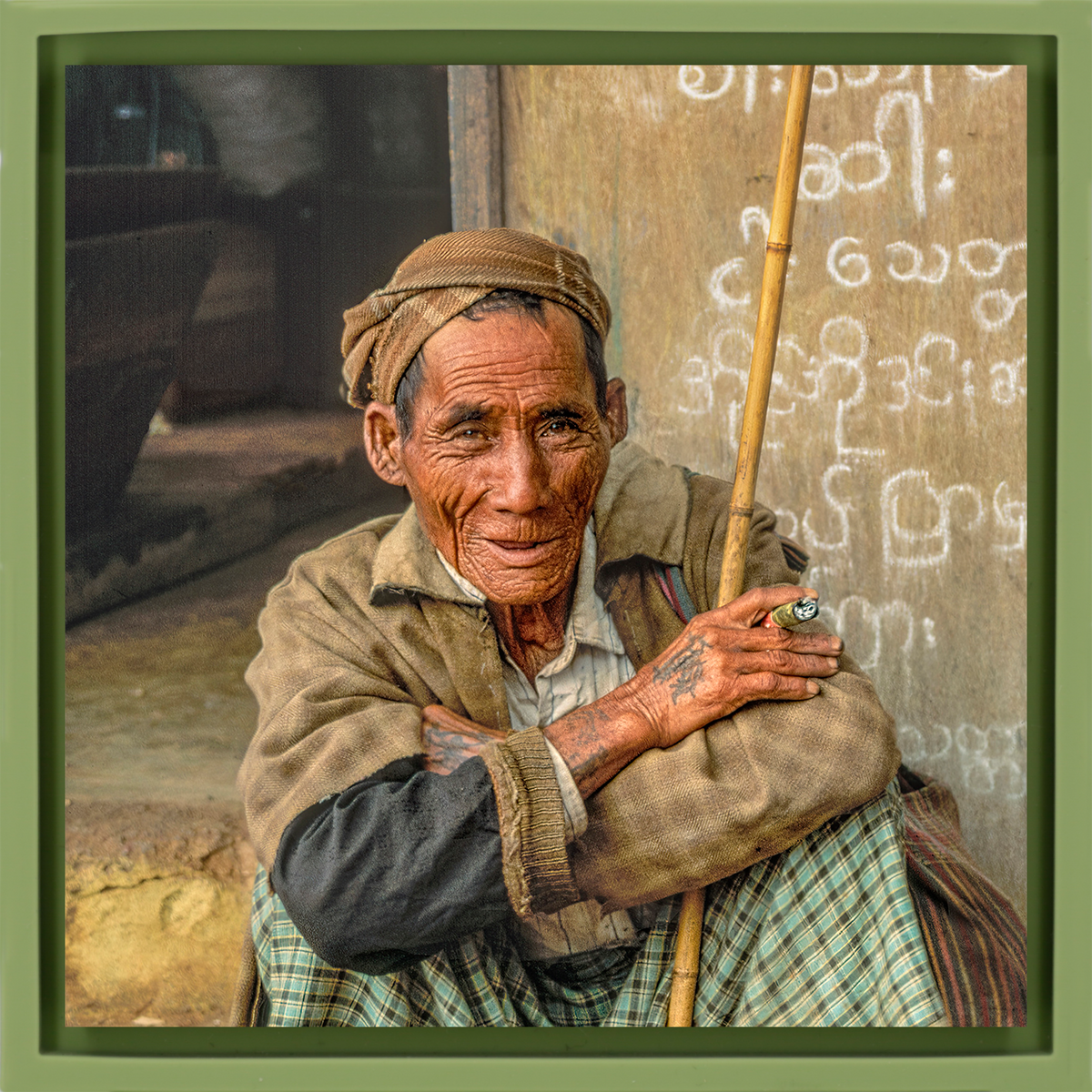 Cigar Smoker - Light Green Wrapp