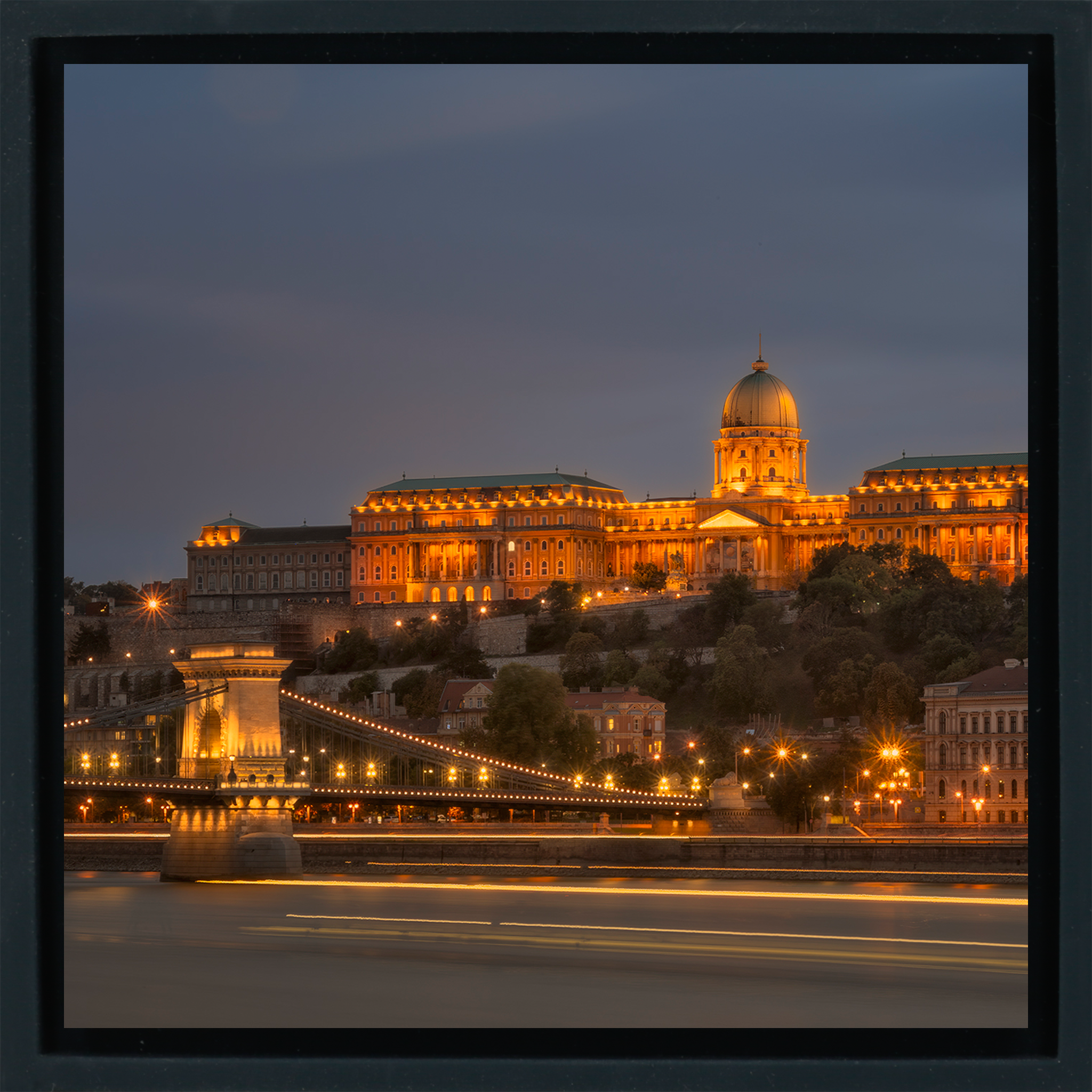 Buda Castle- Black Wrapp