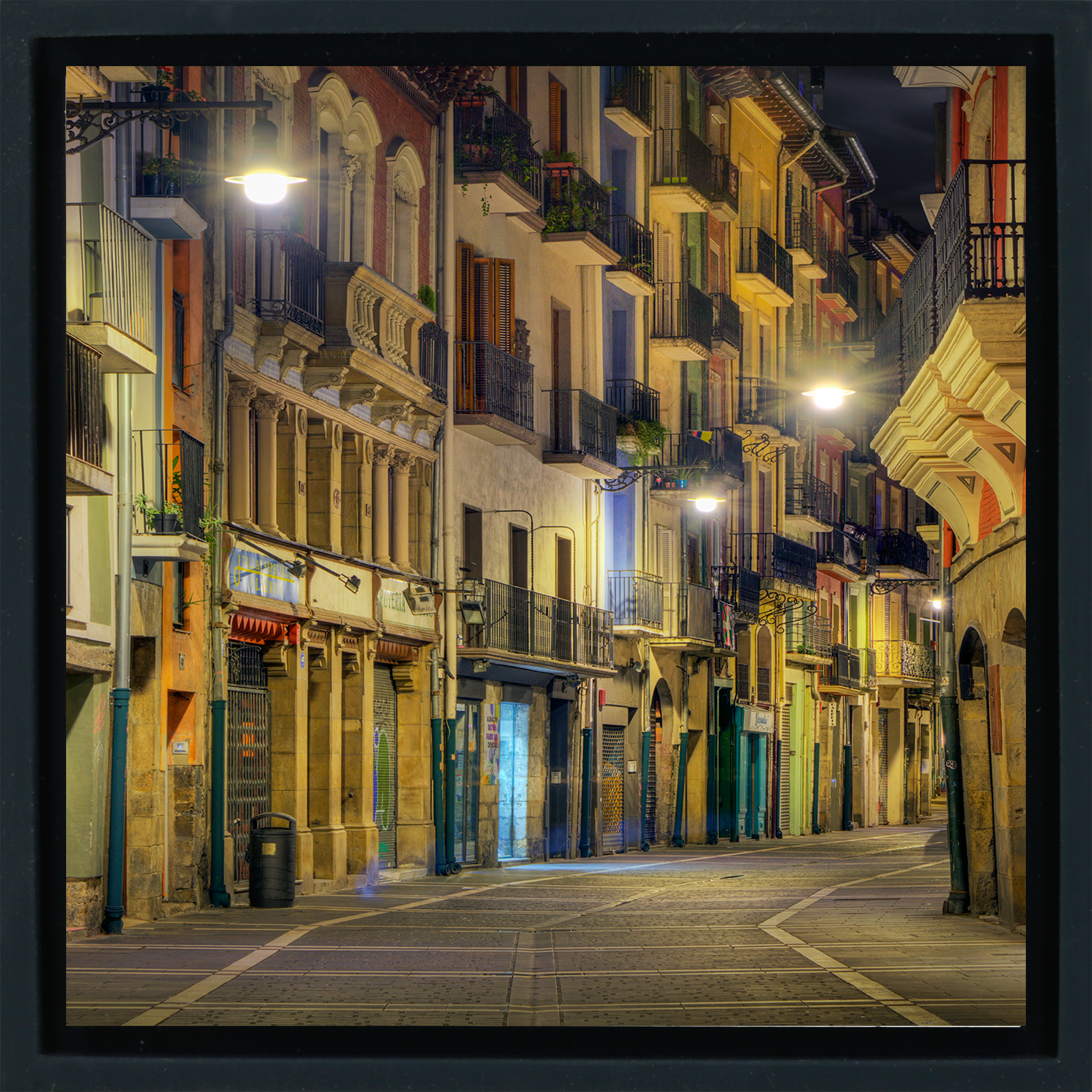 Pamplona- Black Wrapp