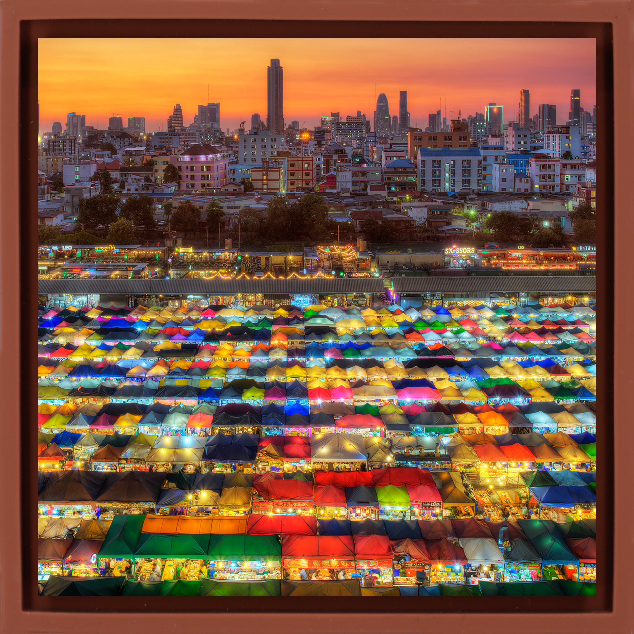 Rod Fai Market- Terra Wrapp