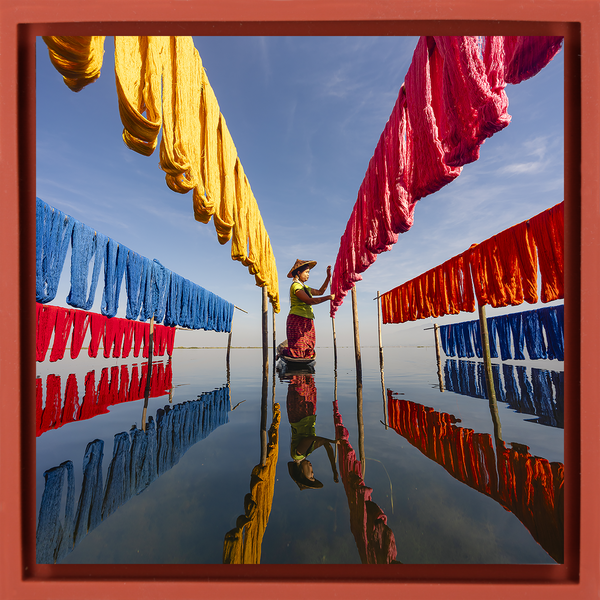 Drying Silk Inle Lake - Red Wrapp