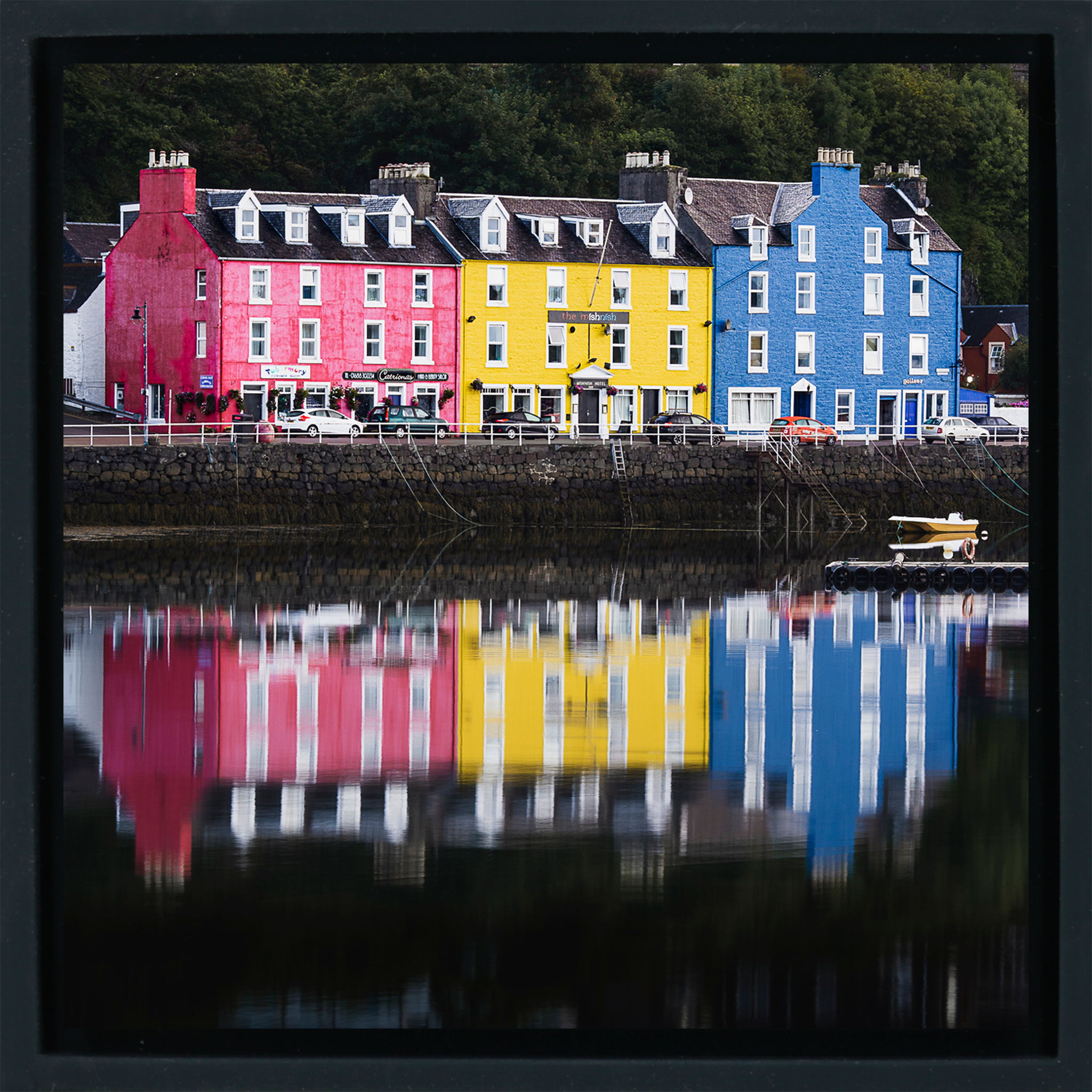 Gllomy Day in Tobermory - Zwarte Wrapp