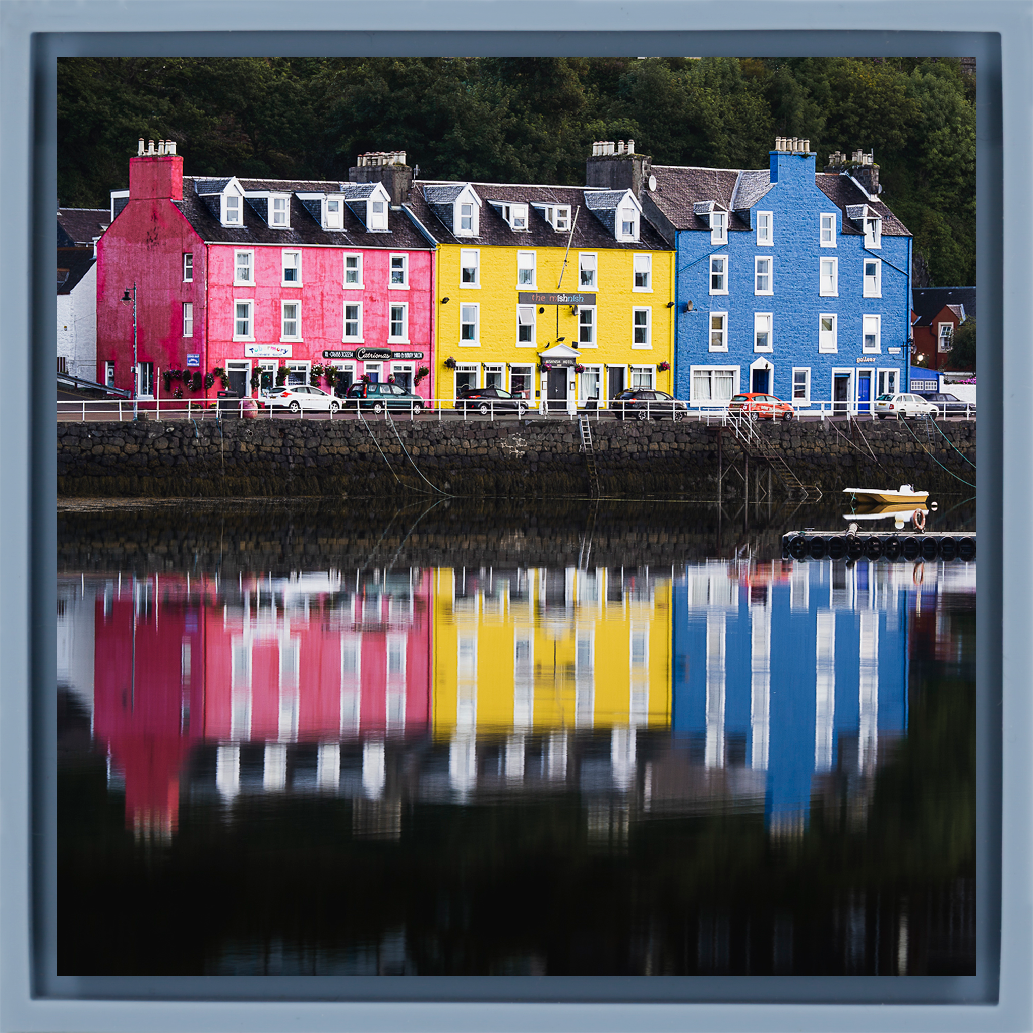 Gllomy Day in Tobermory - Lichtblauwe Wrapp