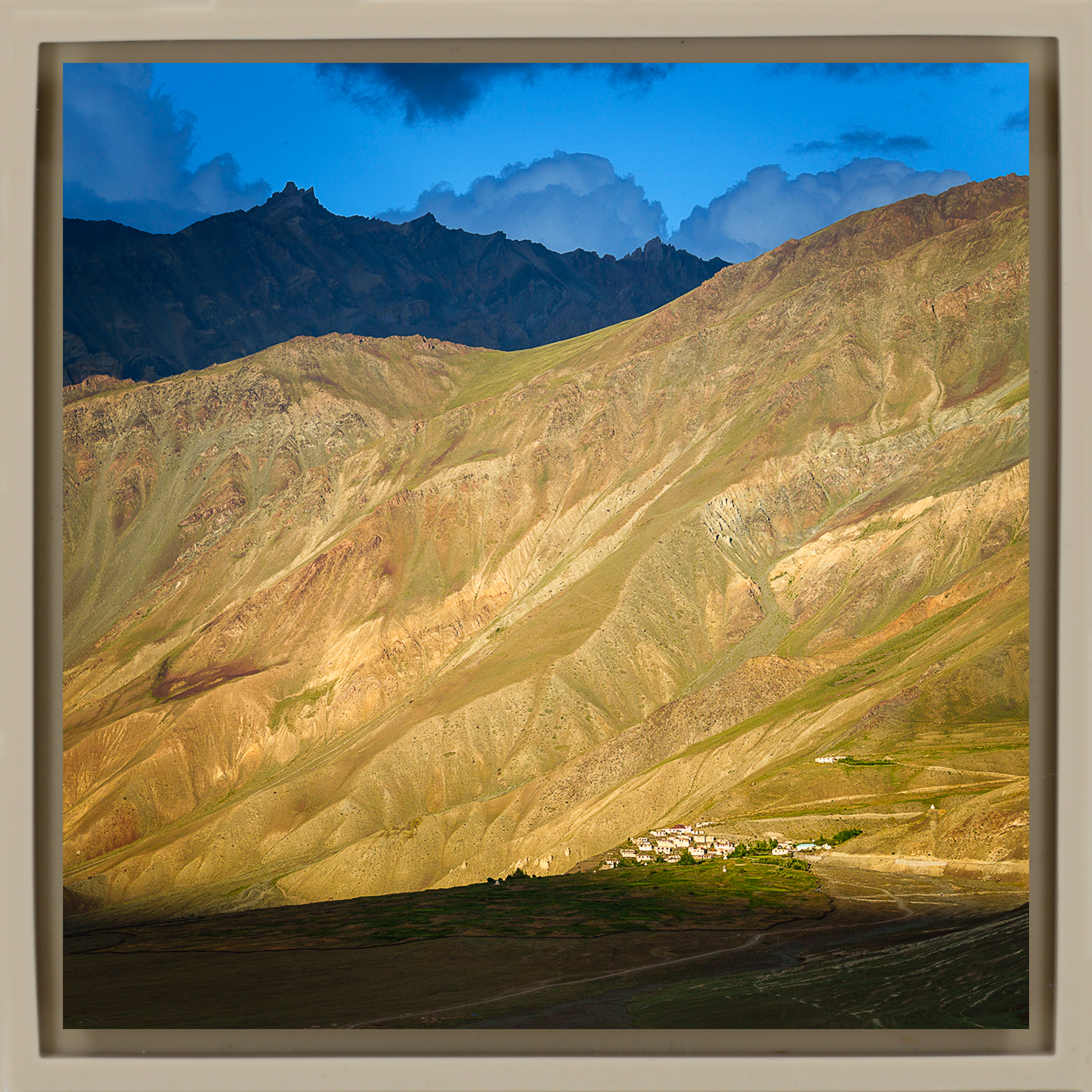 Himalayan Sanctuary - Zandkleurige Wrapp