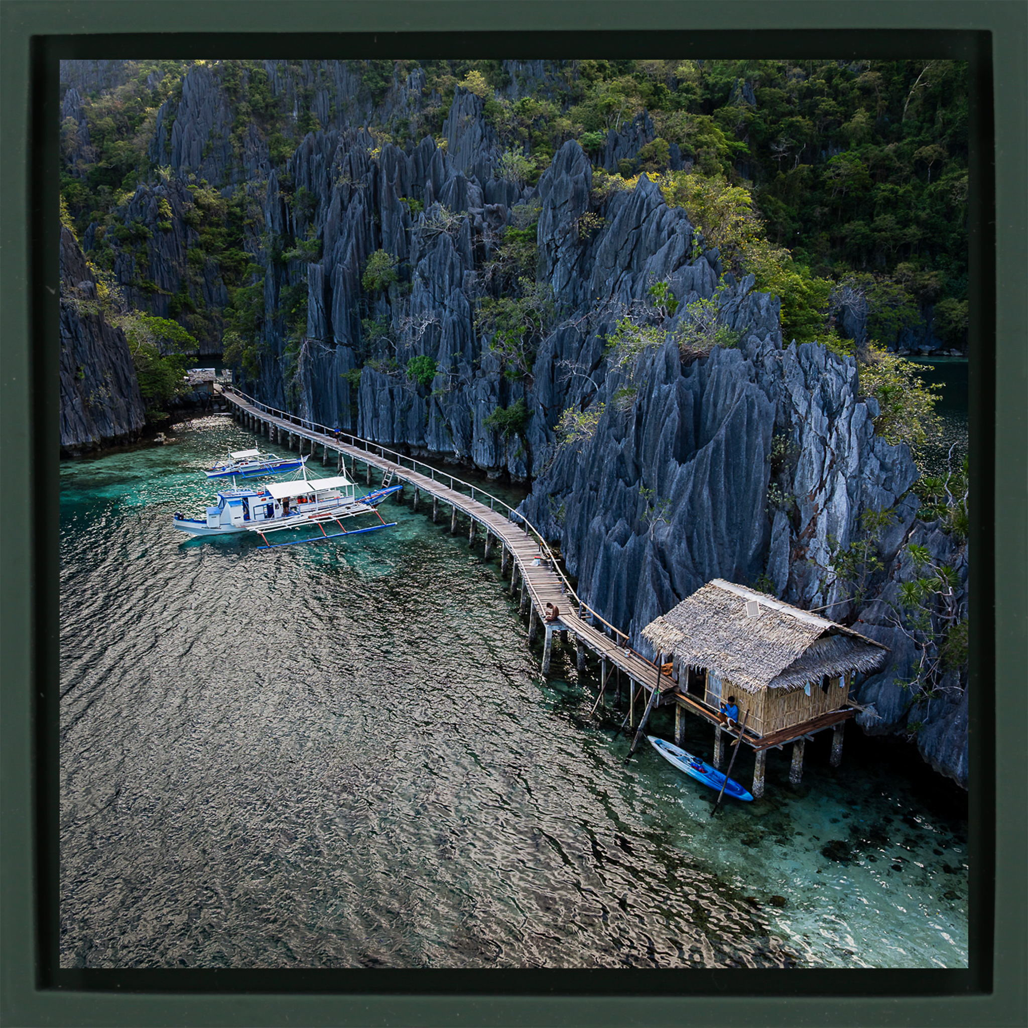 Coron Limestone Labyrinth - Donkergroene Wrapp