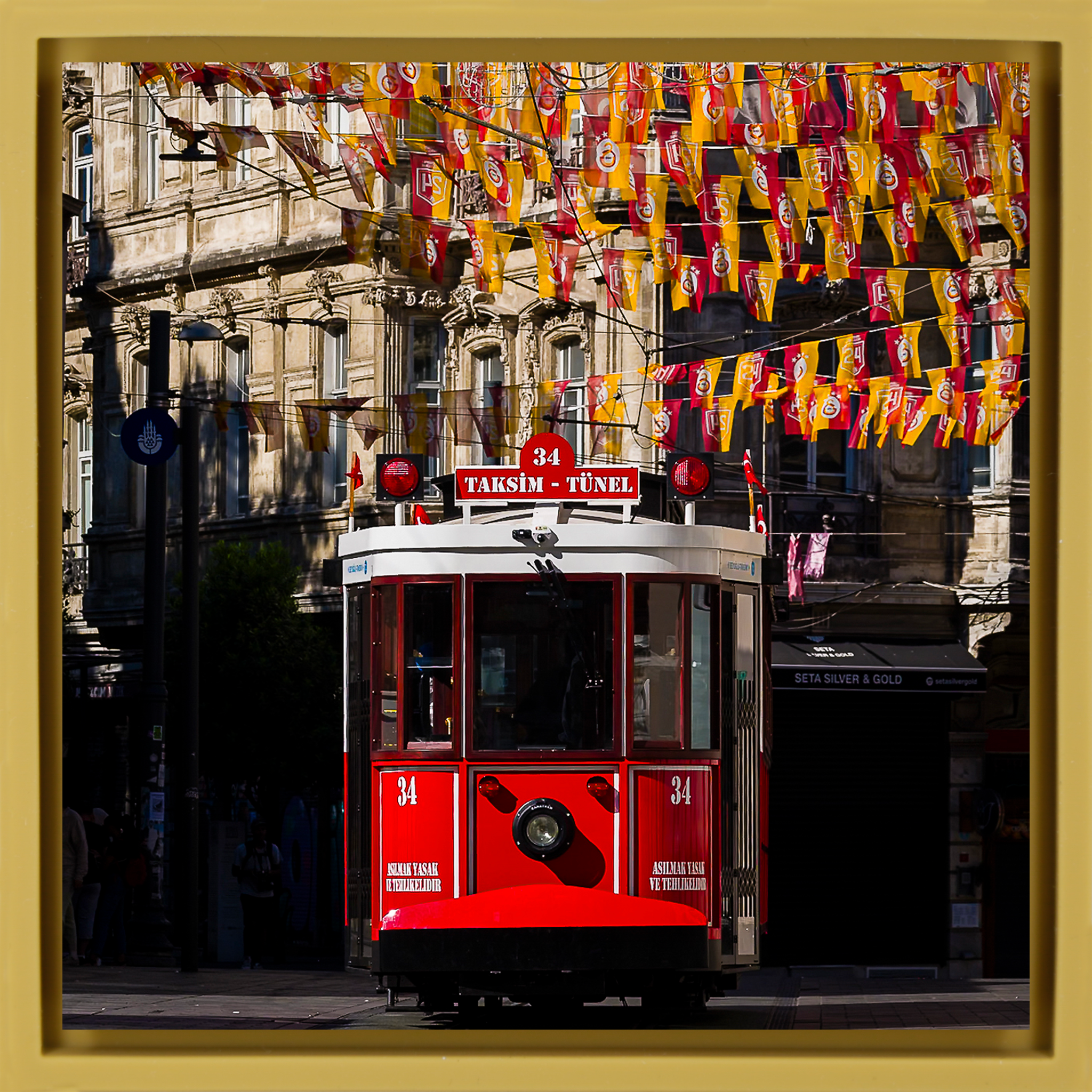 Istiklal Nostalgia - Okergele Wrapp