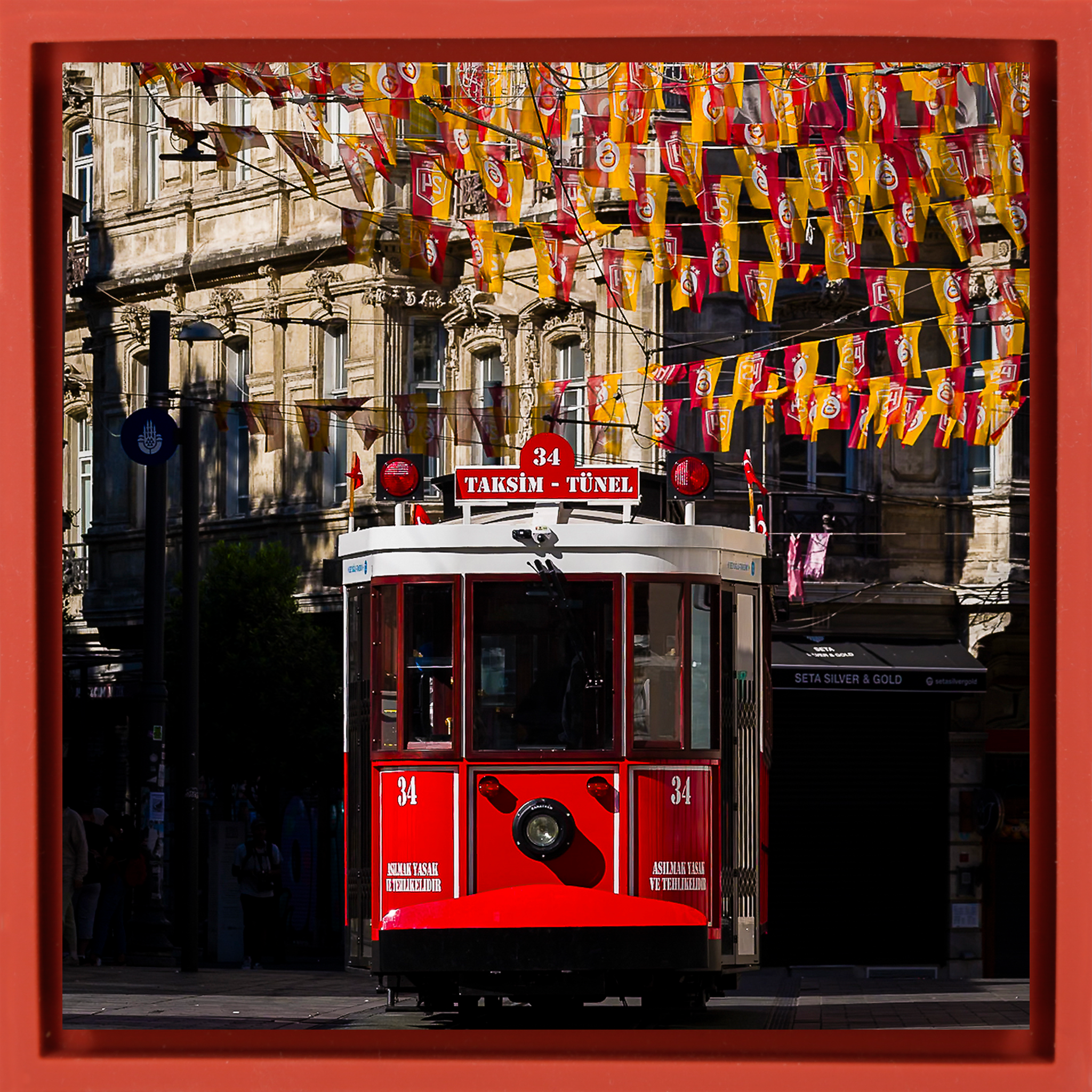 Istiklal Nostalgia - Rode Wrapp